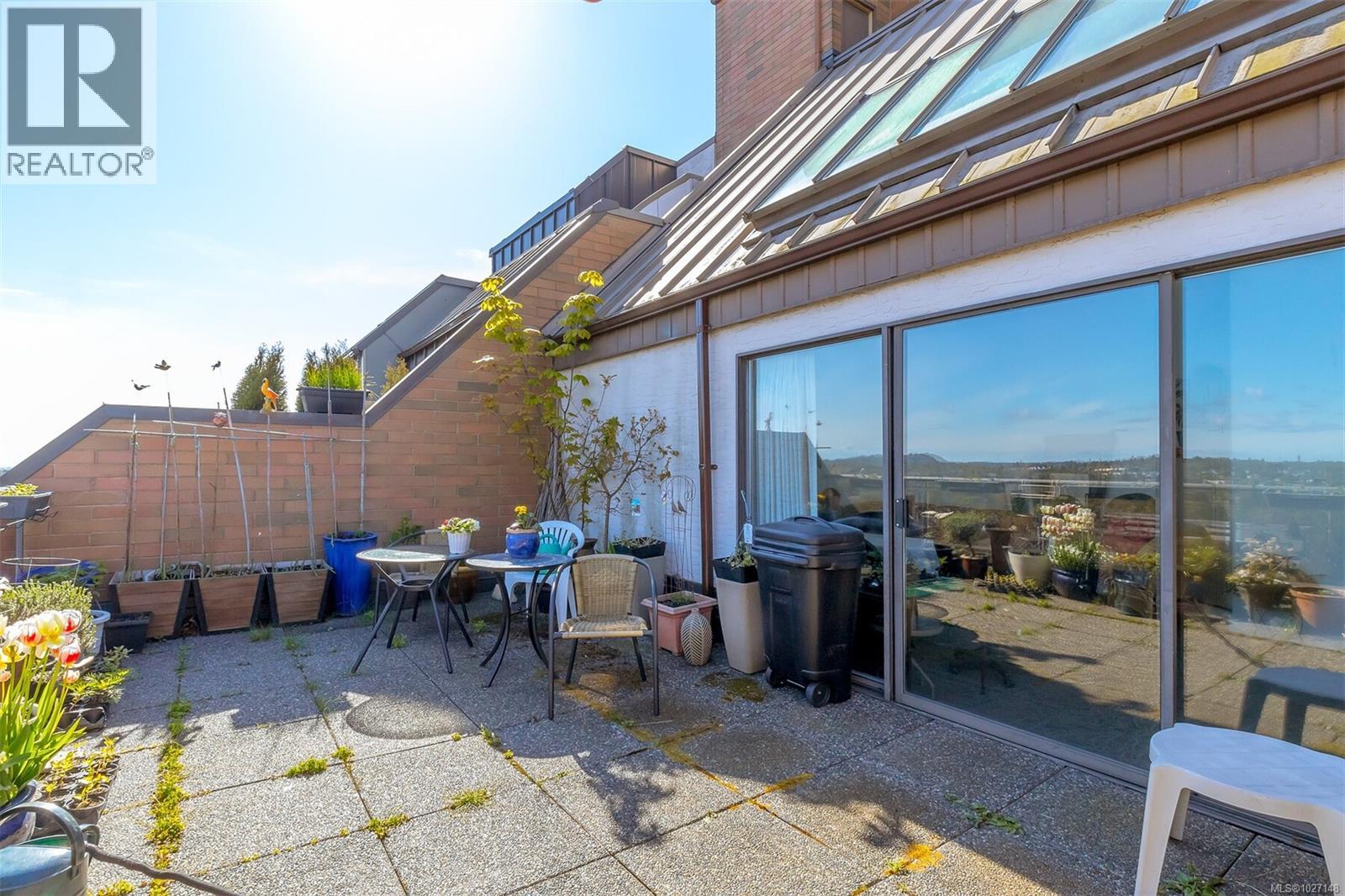 809 1630 Quadra Street, Victoria