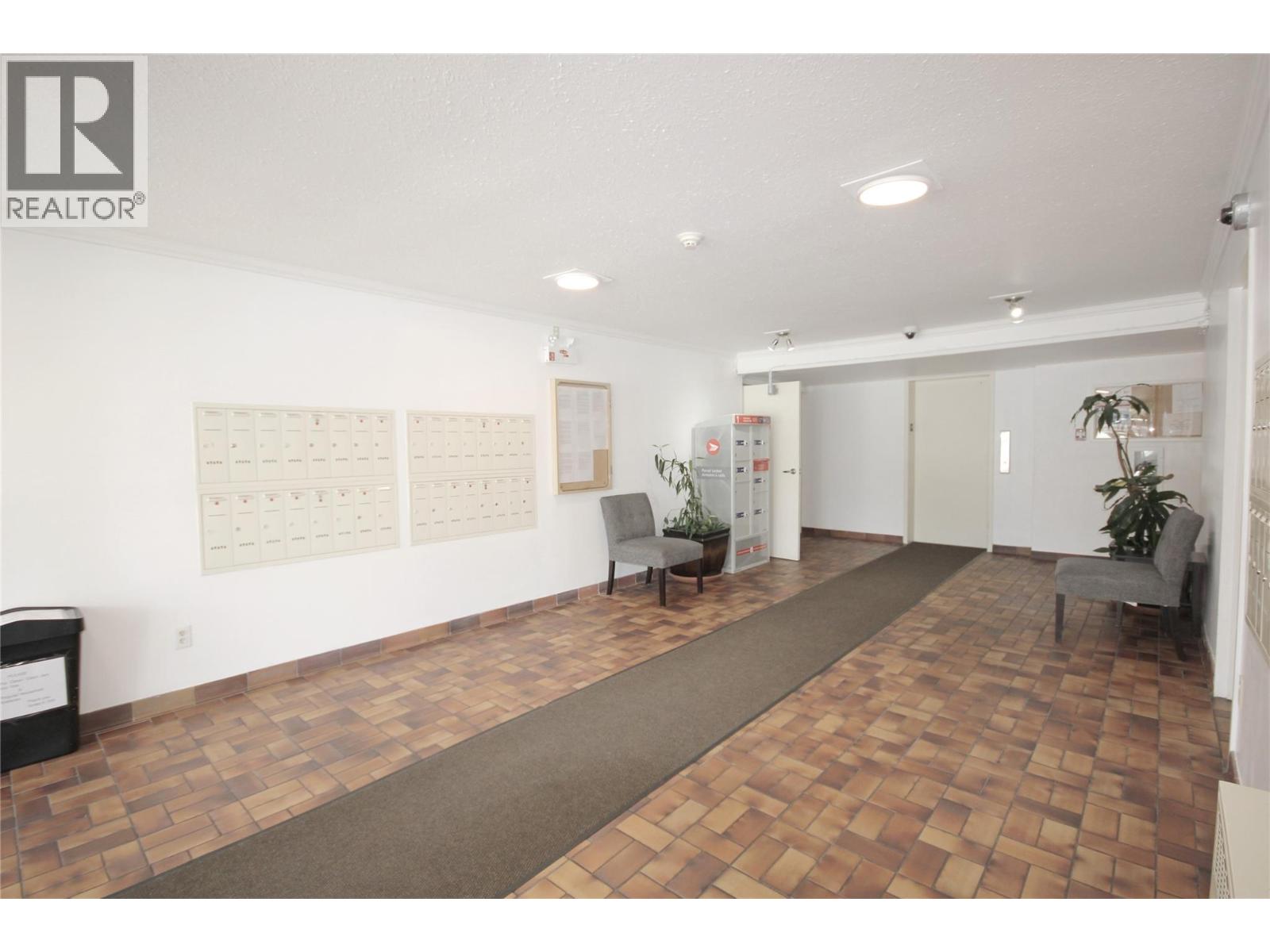 402 150 Skaha Place, Penticton