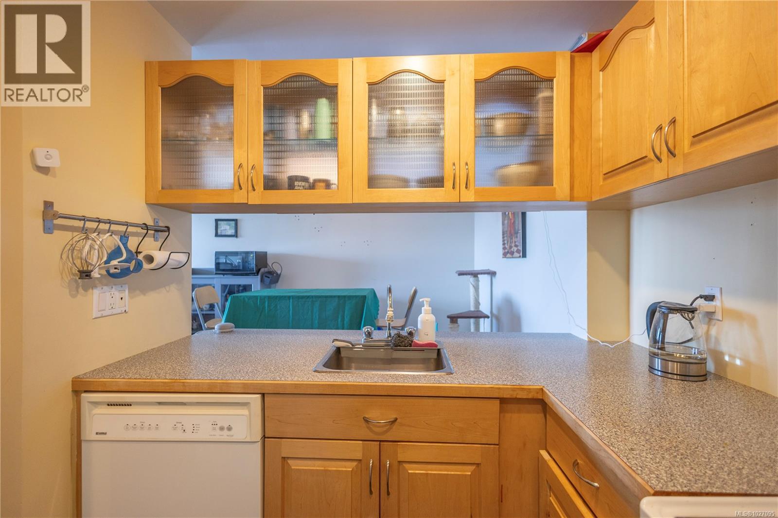 1004 1630 Quadra Street, Victoria