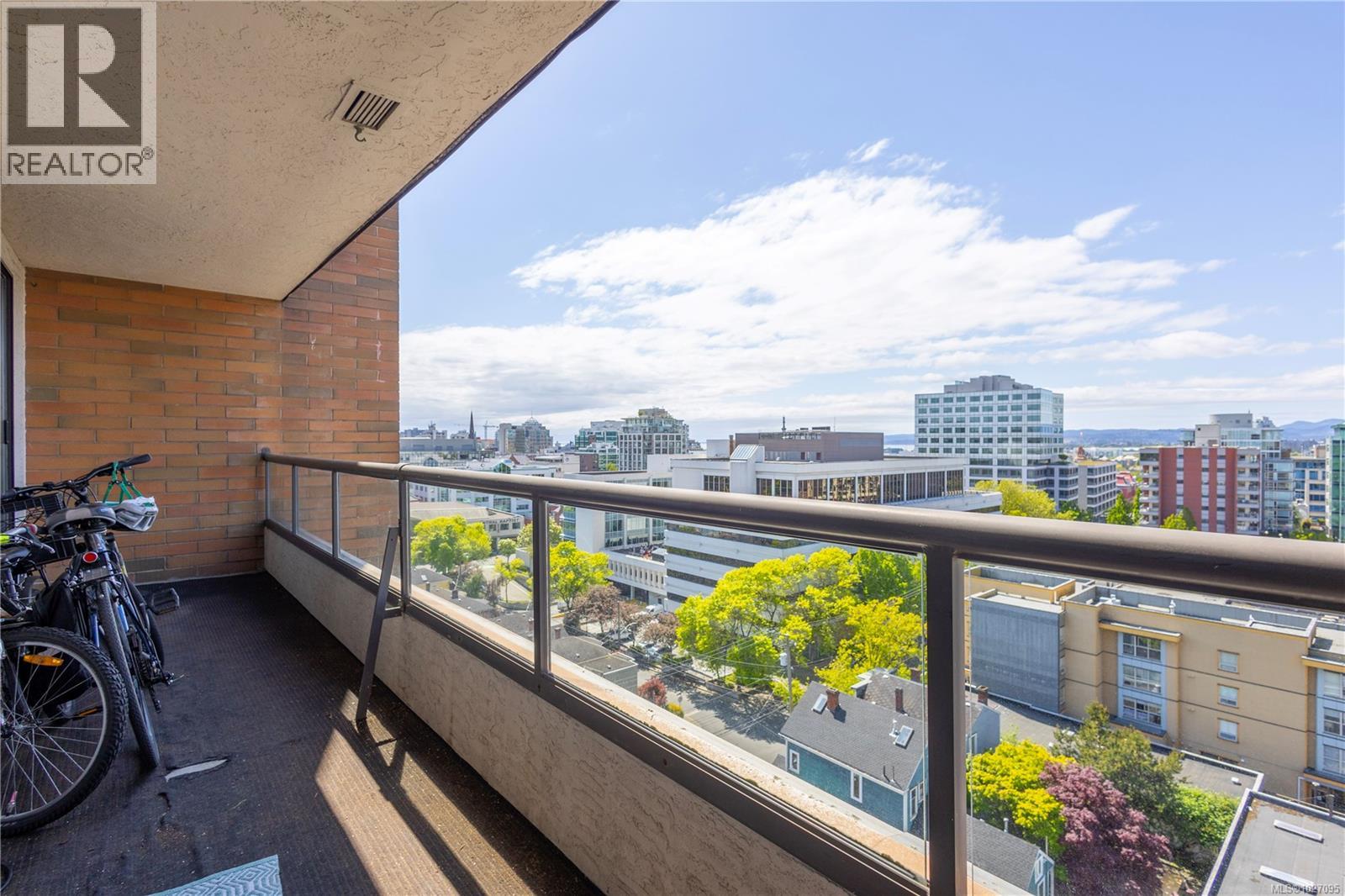 1004 1630 Quadra Street, Victoria