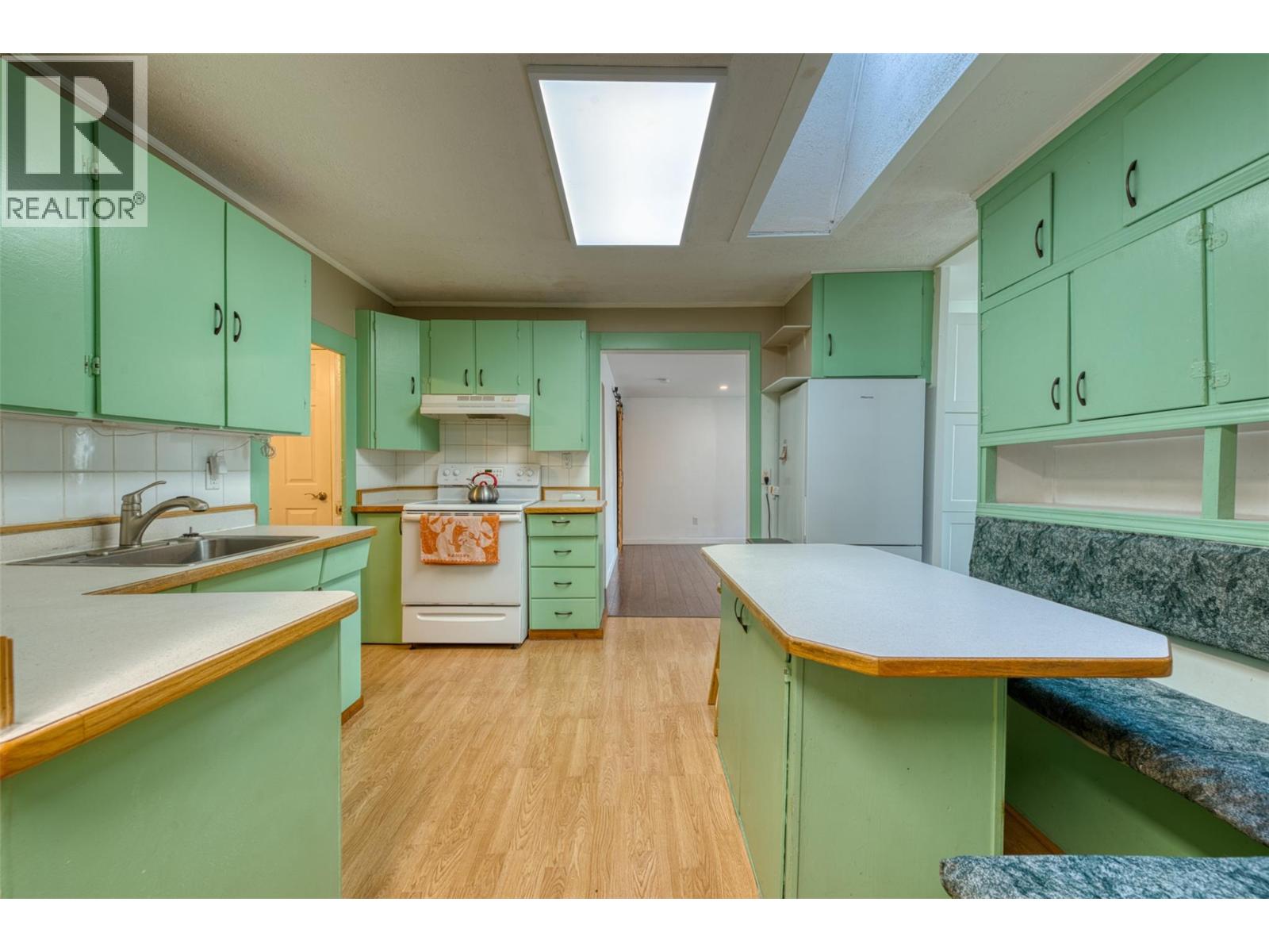  859 Lawson Avenue, Kelowna