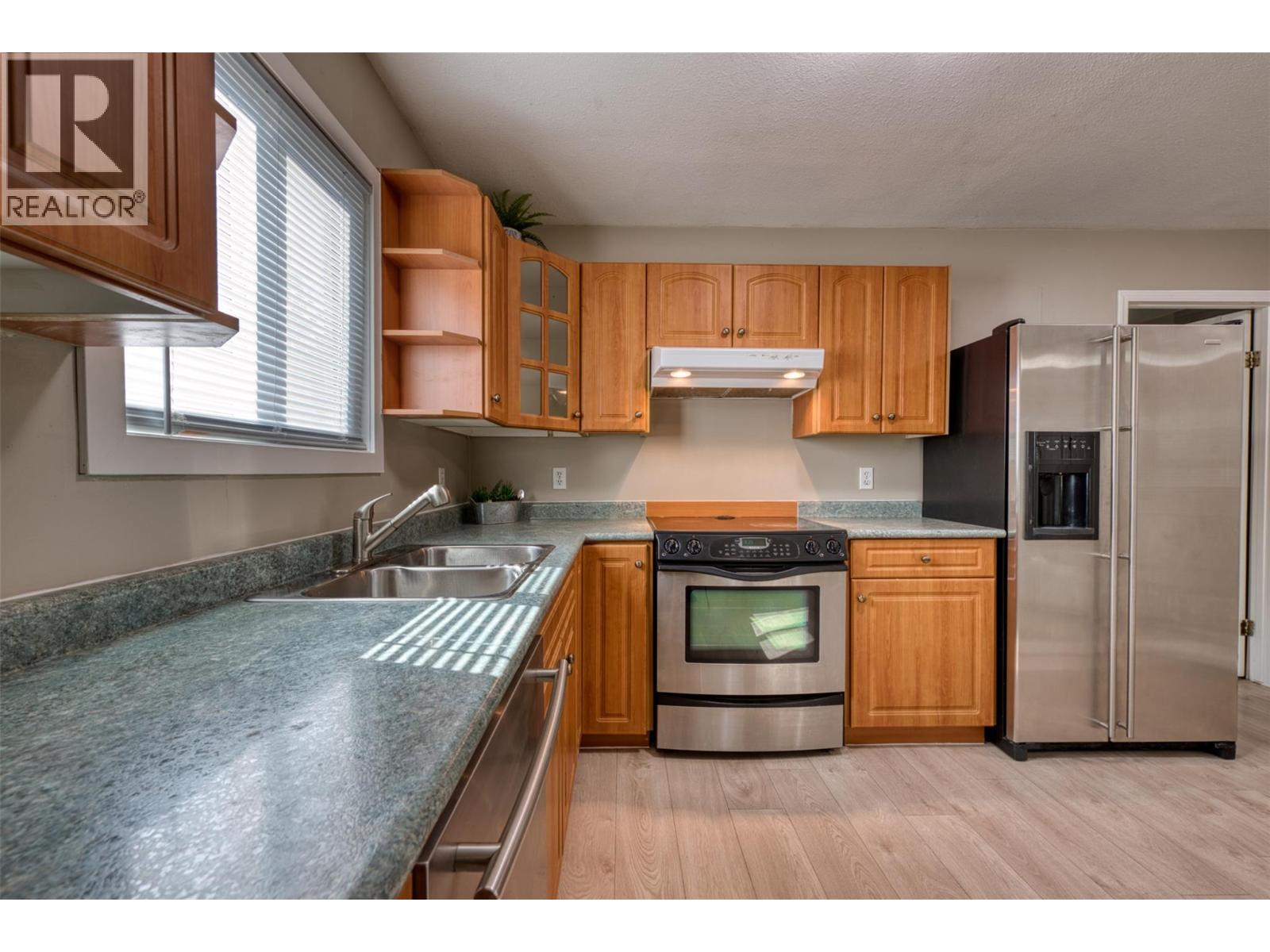  859 Lawson Avenue, Kelowna