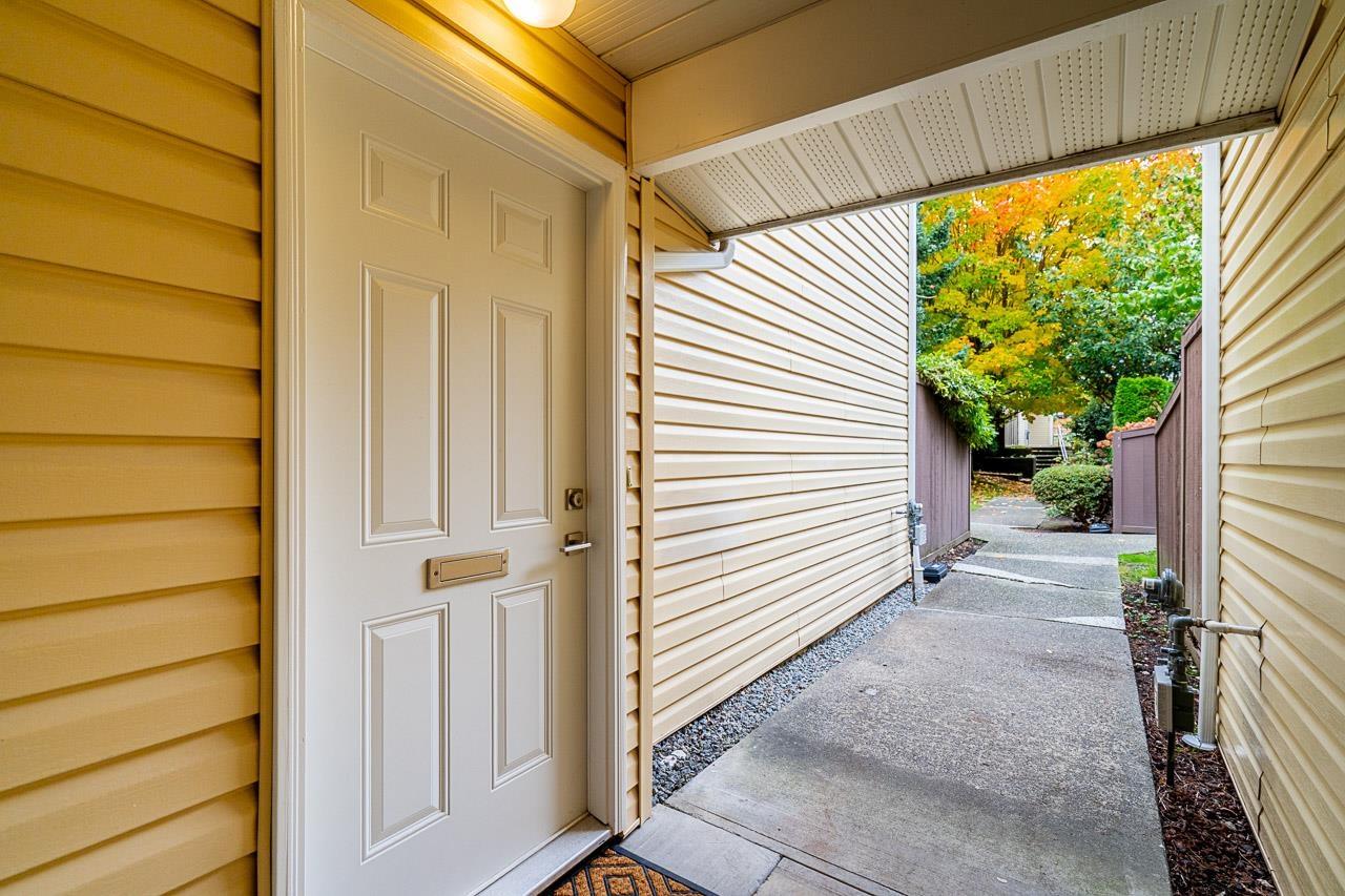 49 9378 122 Street - photo 2