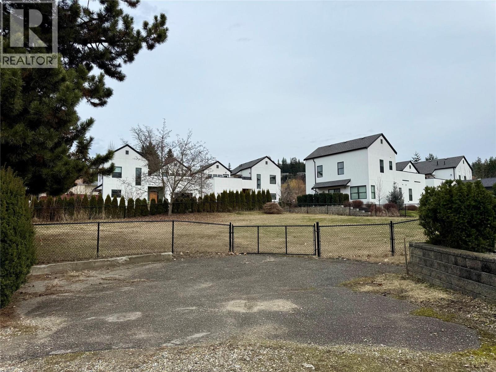  1080 9 Avenue Northeast, Salmon Arm