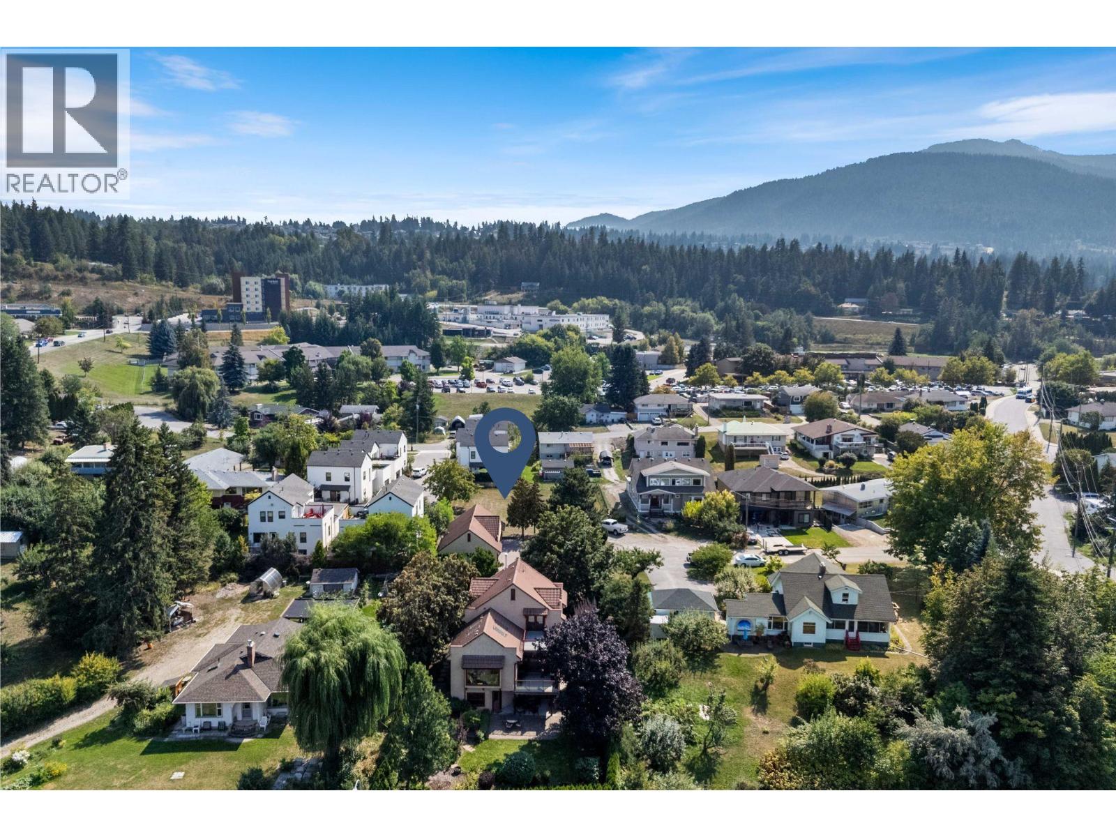  1080 9 Avenue Northeast, Salmon Arm