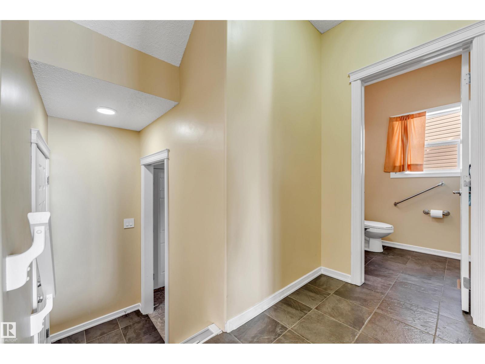 3449 28 ST NW - 27