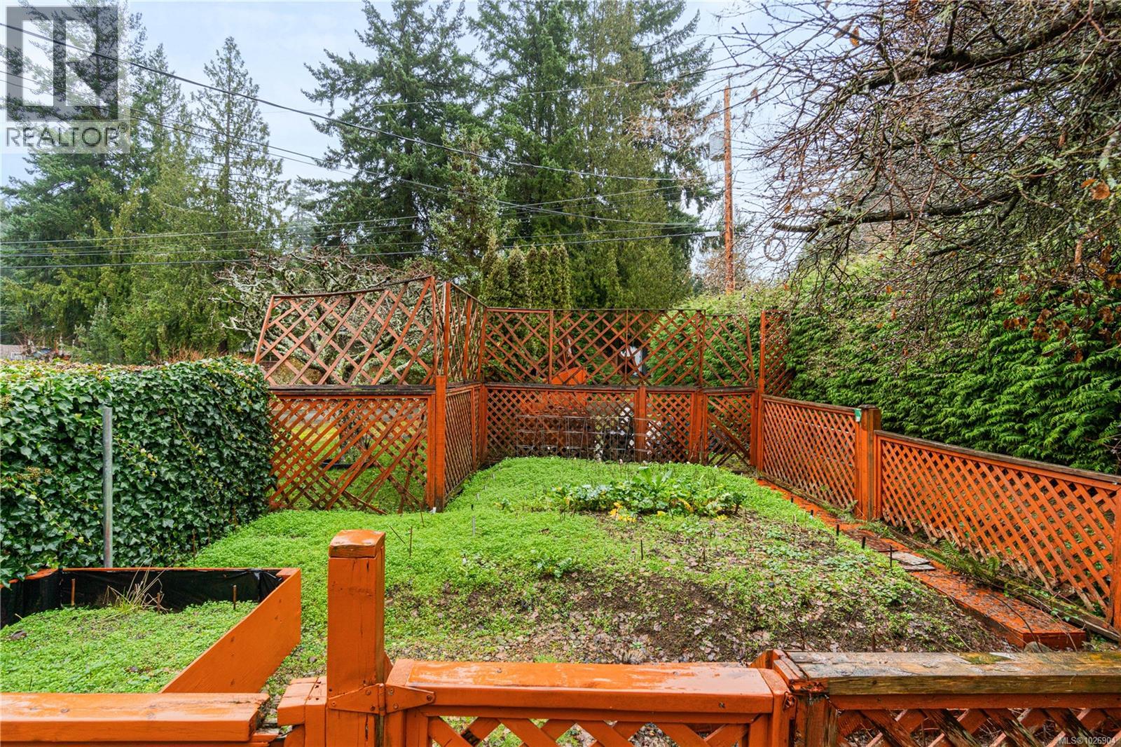 666 Tamarack Dr, Qualicum Beach