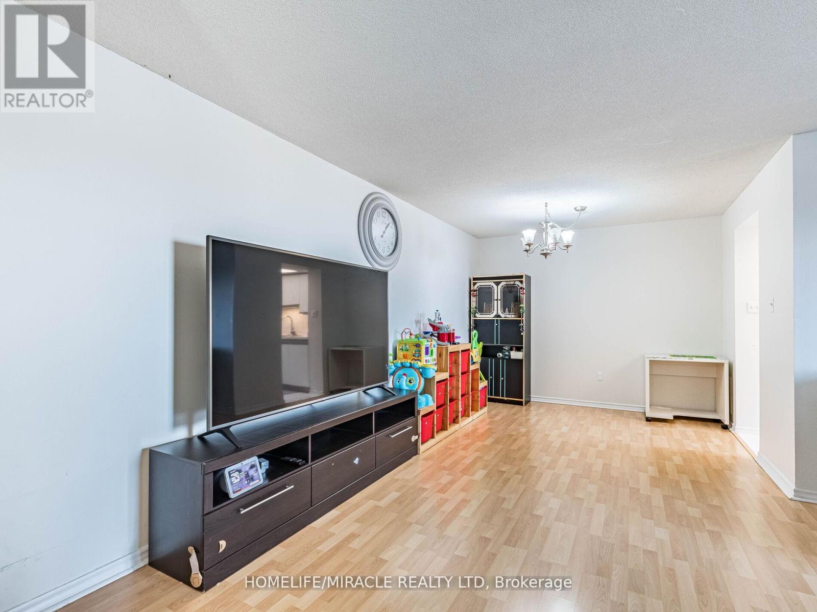 #1809 30 MALTA AVENUE - 10