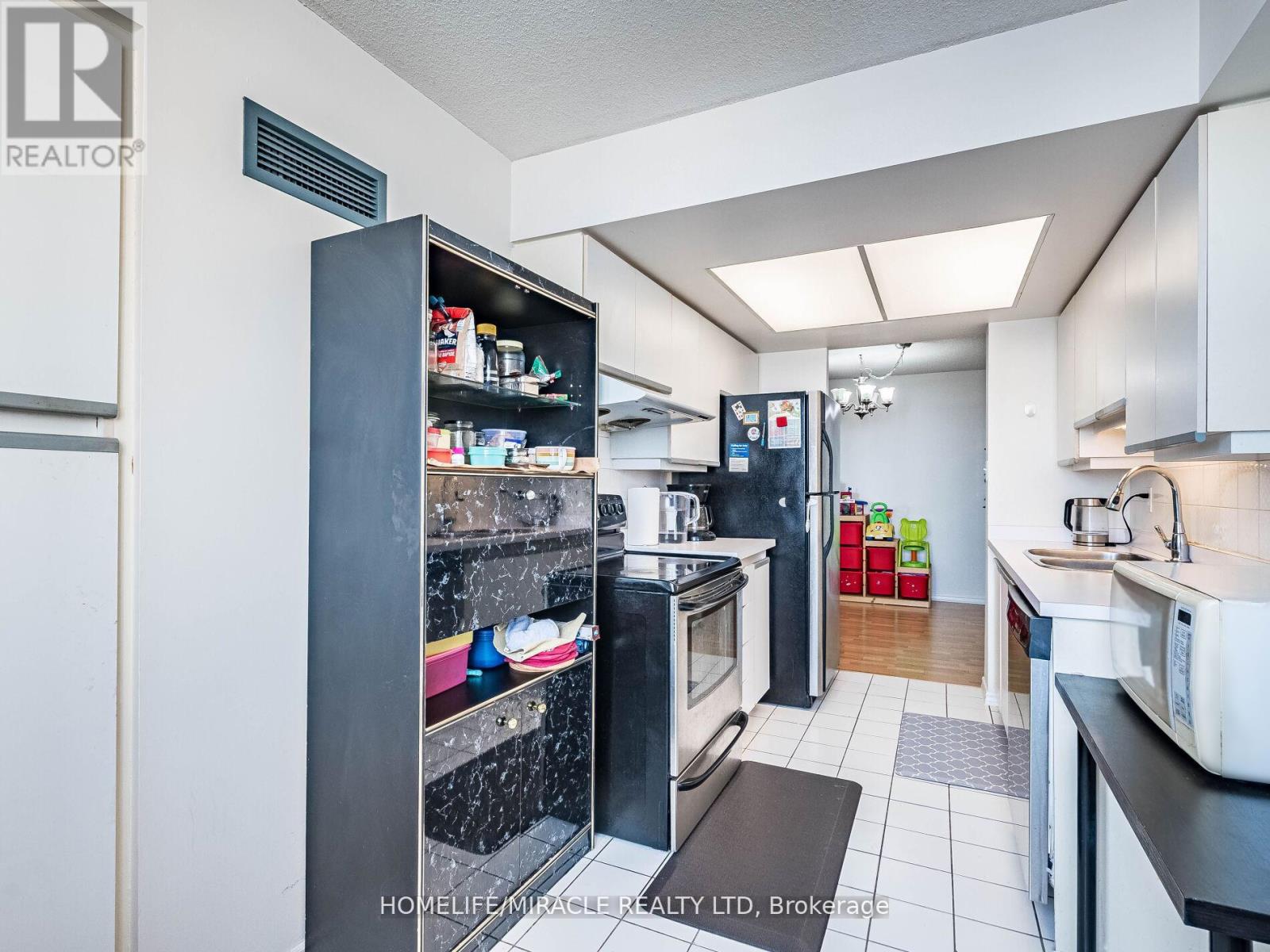#1809 30 MALTA AVENUE - 17