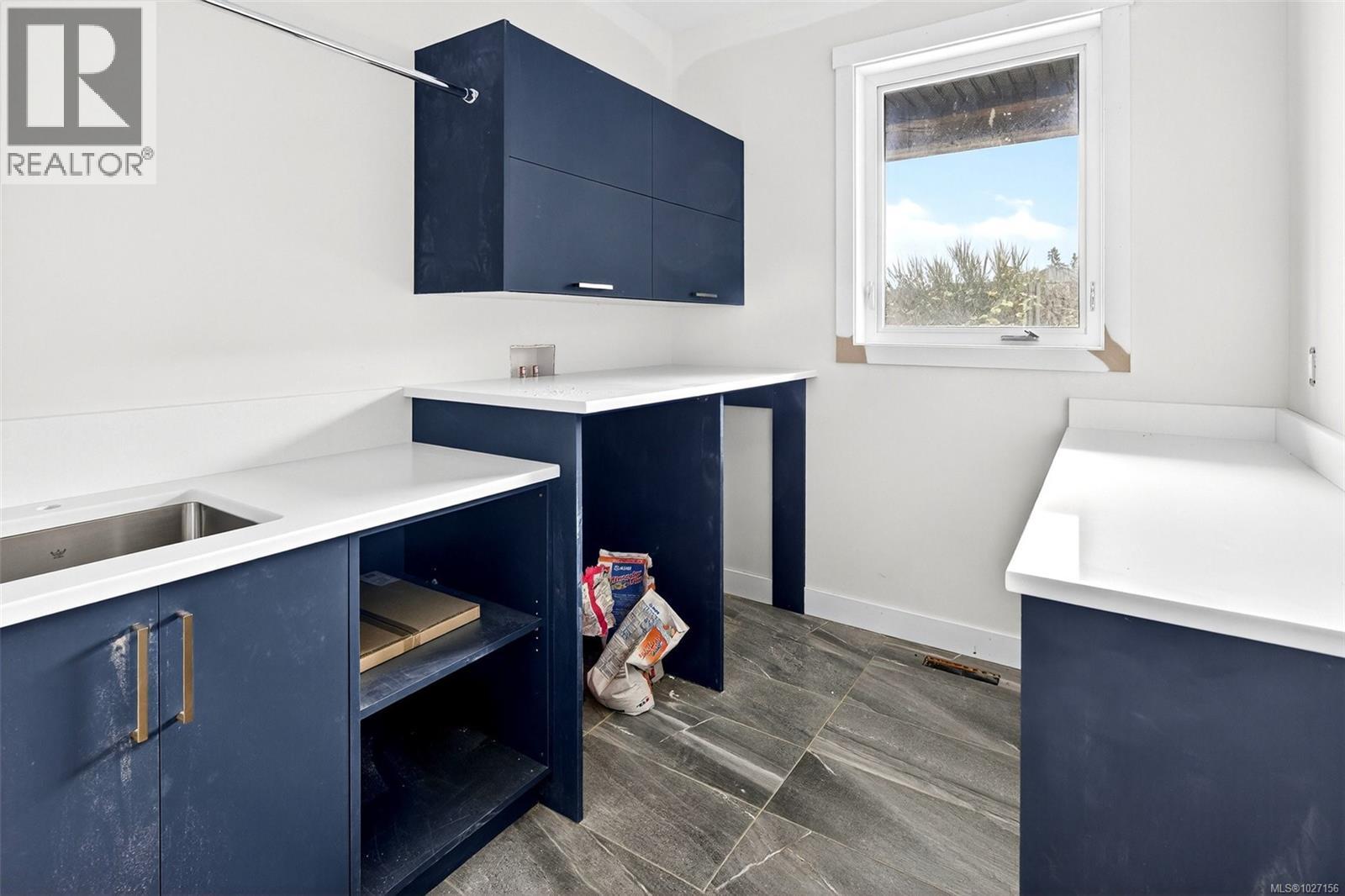  654 SENTINEL Drive, Mill Bay