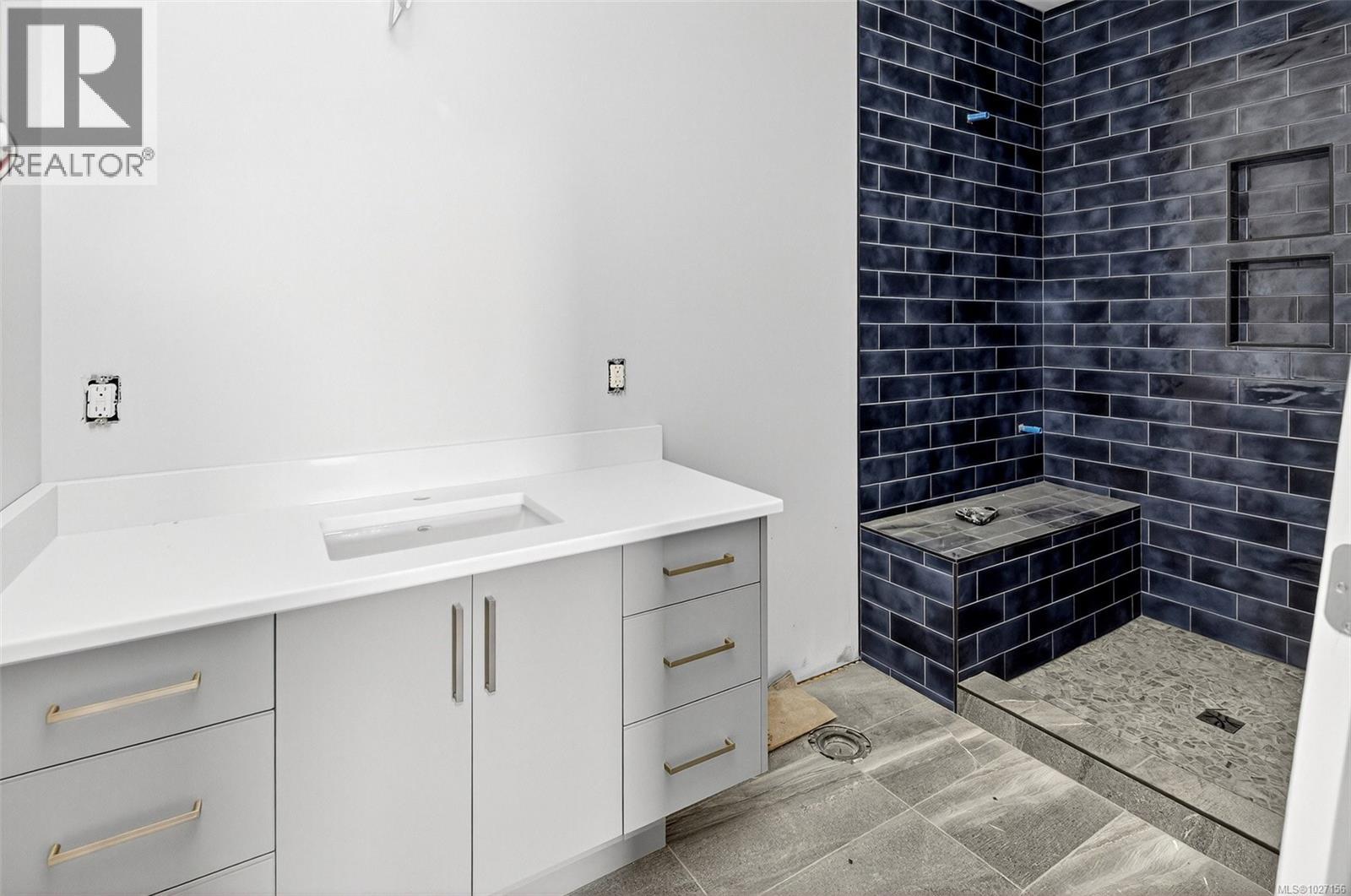  654 SENTINEL Drive, Mill Bay