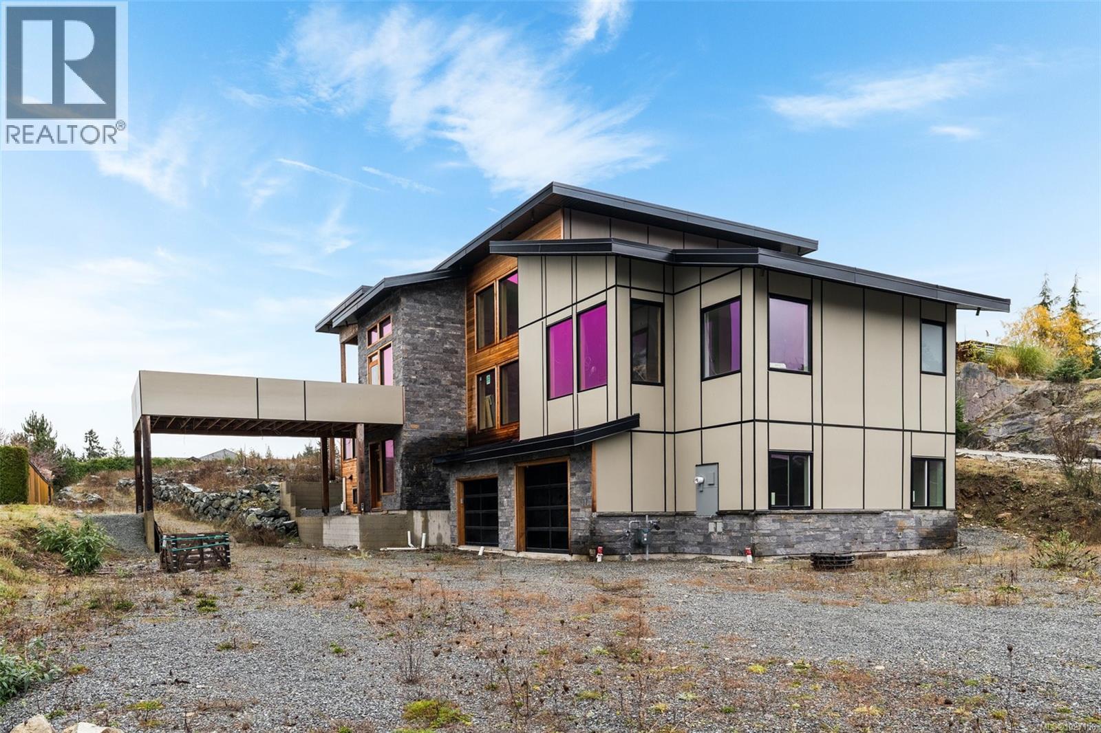 654 SENTINEL Dr - 1