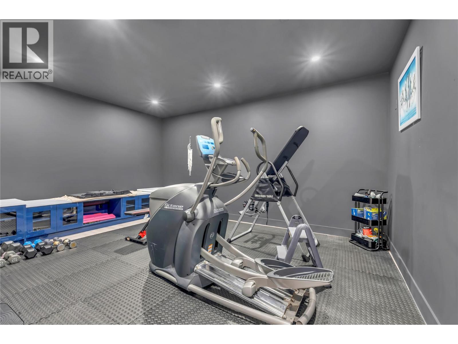 2719 HAWTHORN Drive, Penticton