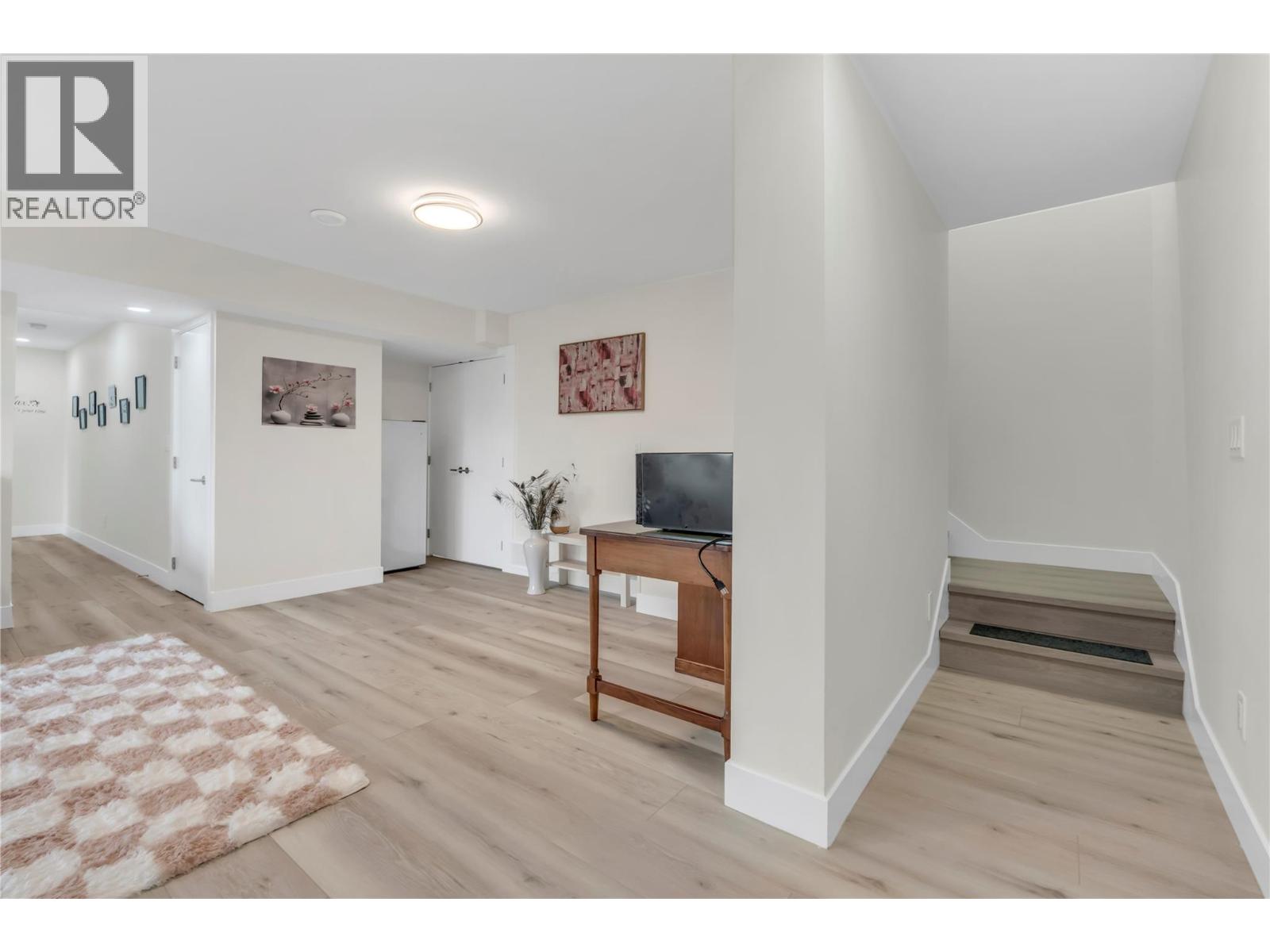 2719 HAWTHORN Drive, Penticton