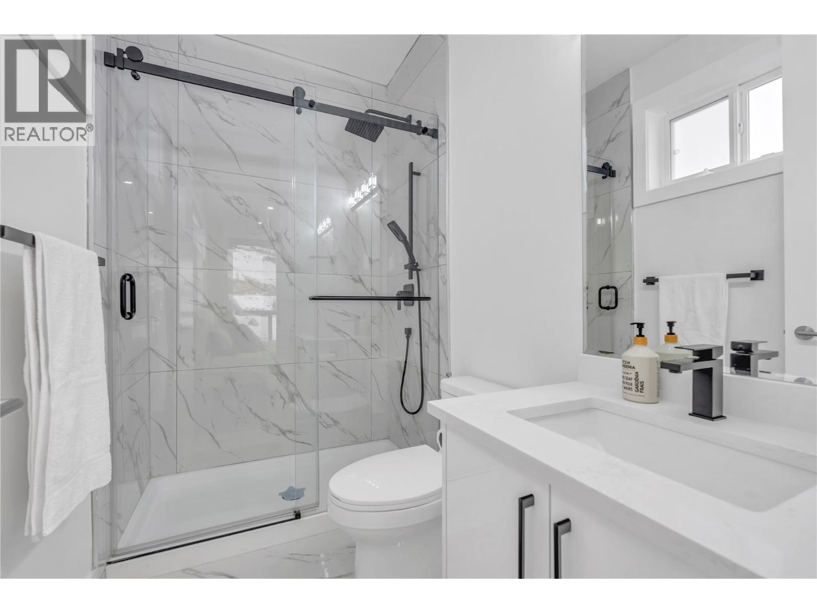 2719 HAWTHORN Drive, Penticton