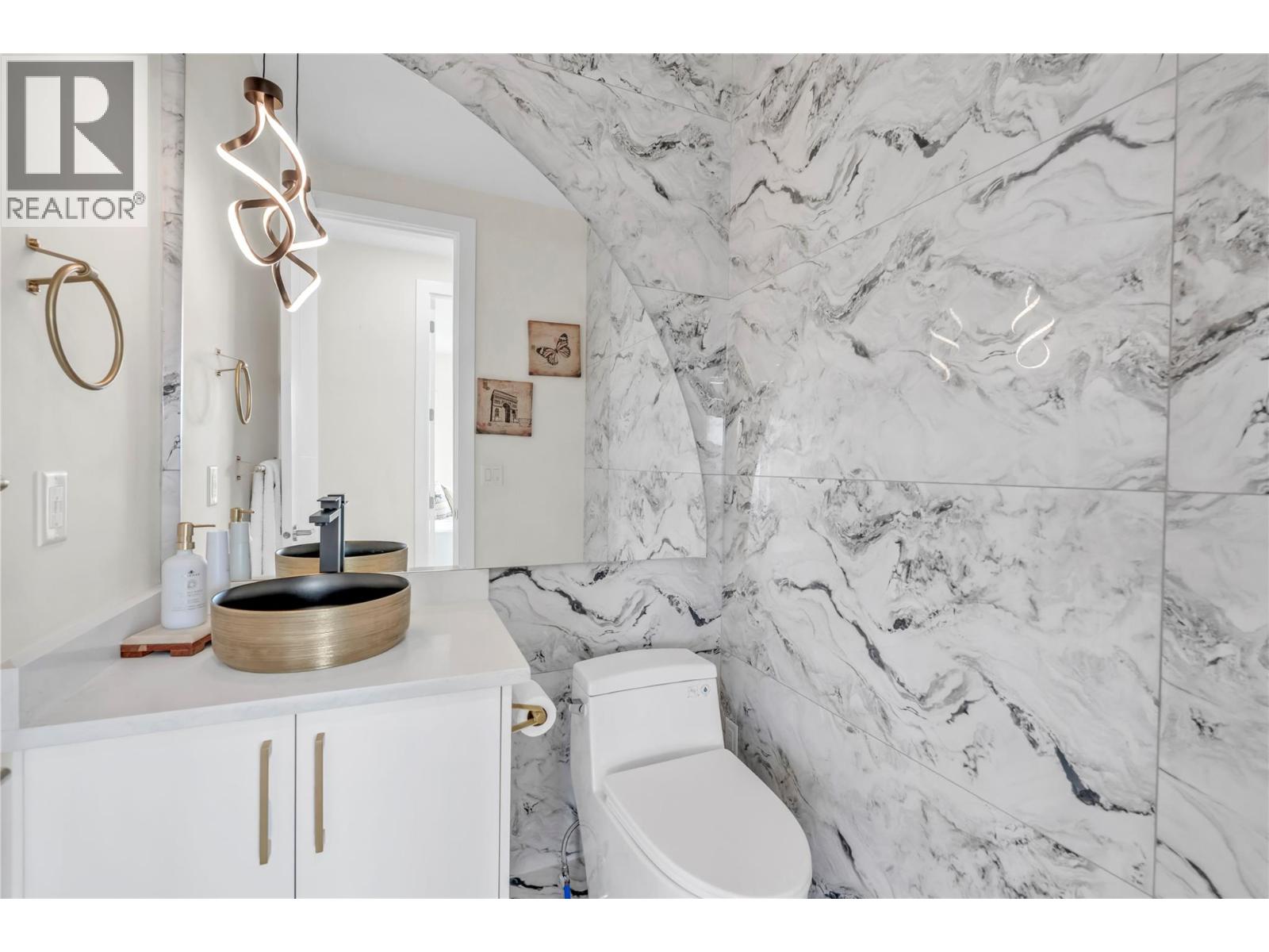 2719 HAWTHORN Drive, Penticton