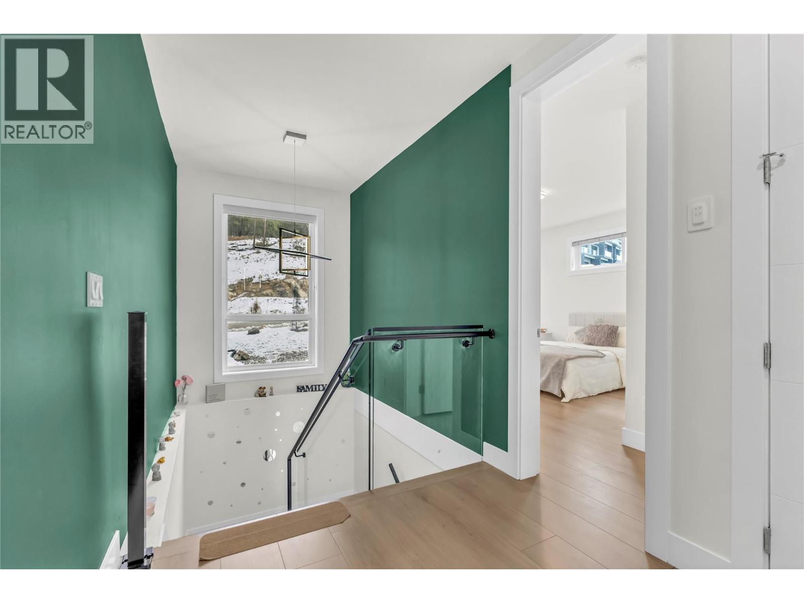 2719 HAWTHORN Drive, Penticton