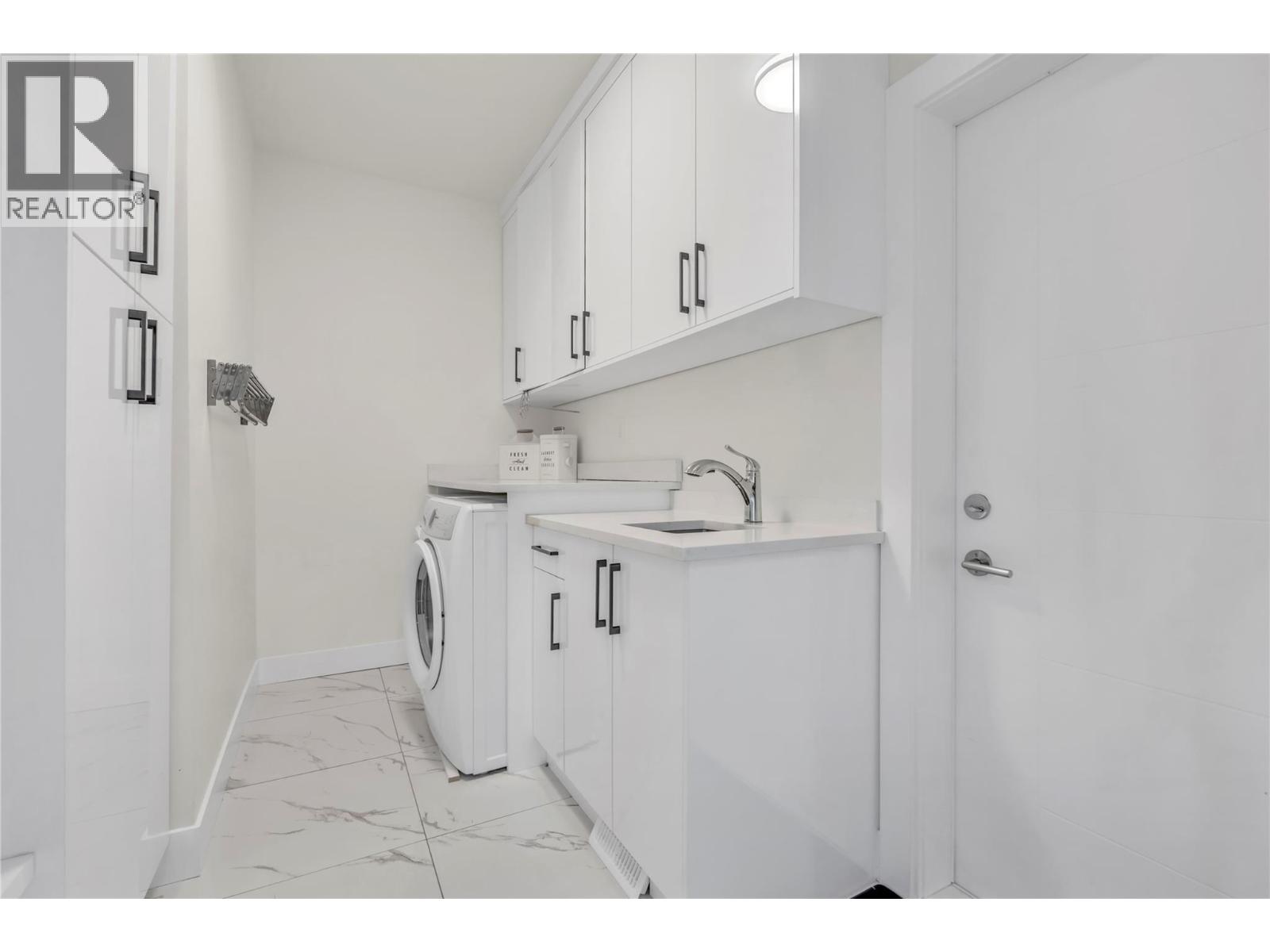 2719 HAWTHORN Drive, Penticton