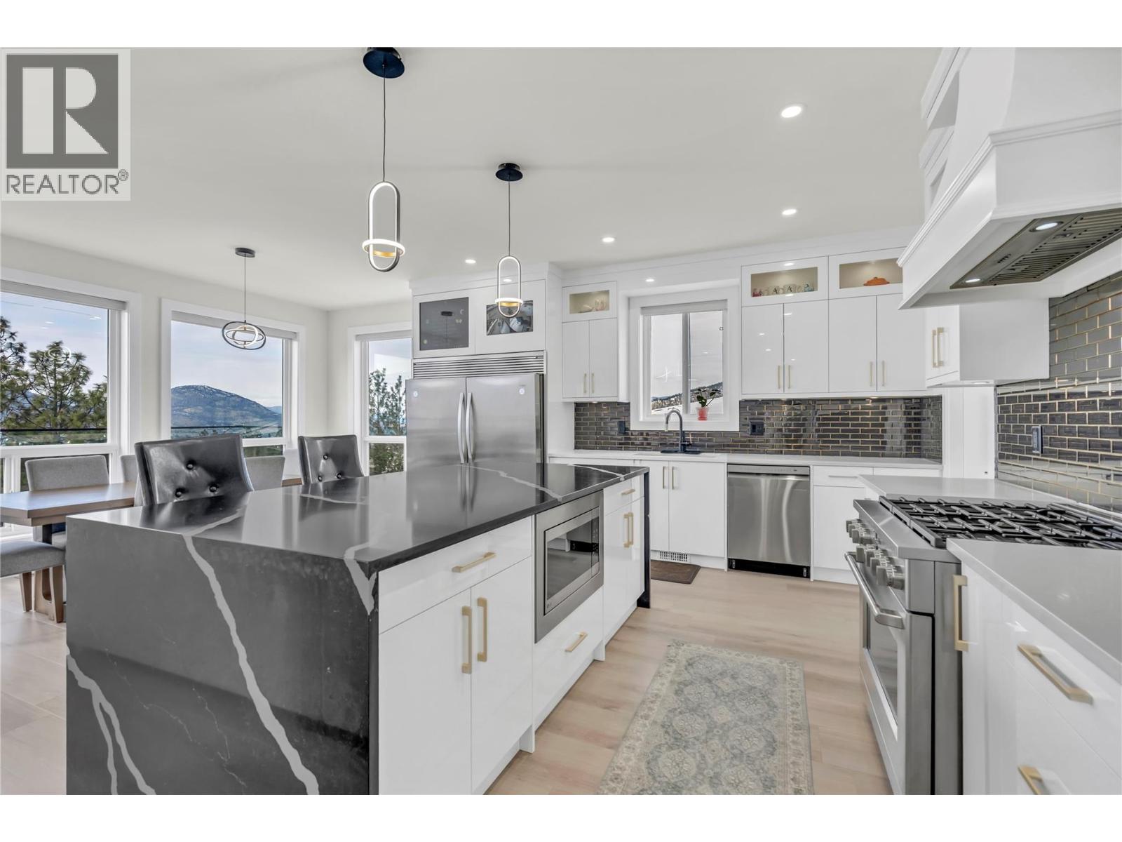 2719 HAWTHORN Drive, Penticton