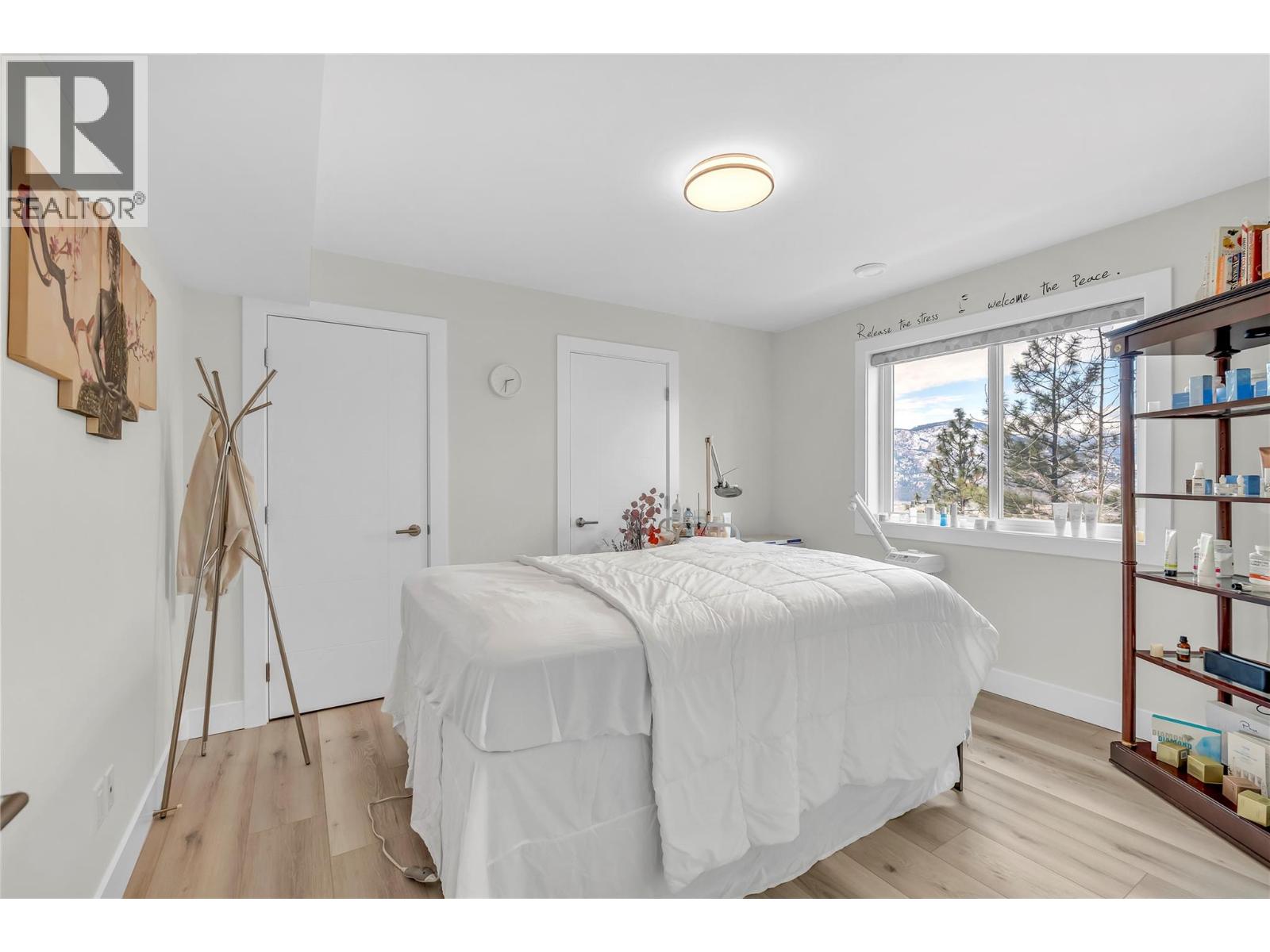 2719 HAWTHORN Drive, Penticton