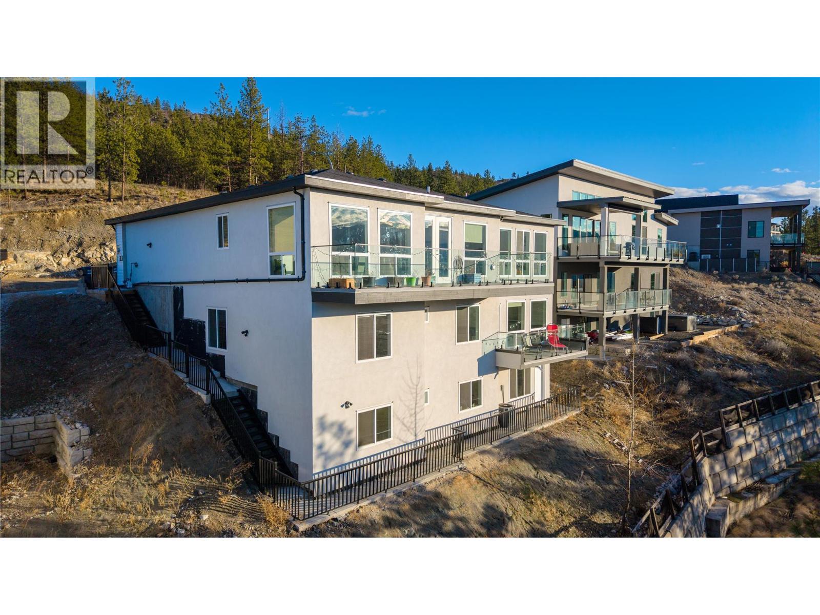 2719 HAWTHORN Drive, Penticton