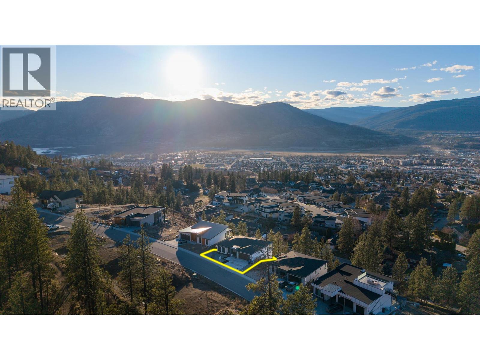 2719 HAWTHORN Drive, Penticton