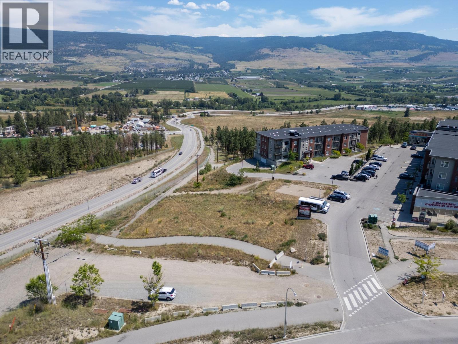  975 - 985 ACADEMY Way, Kelowna