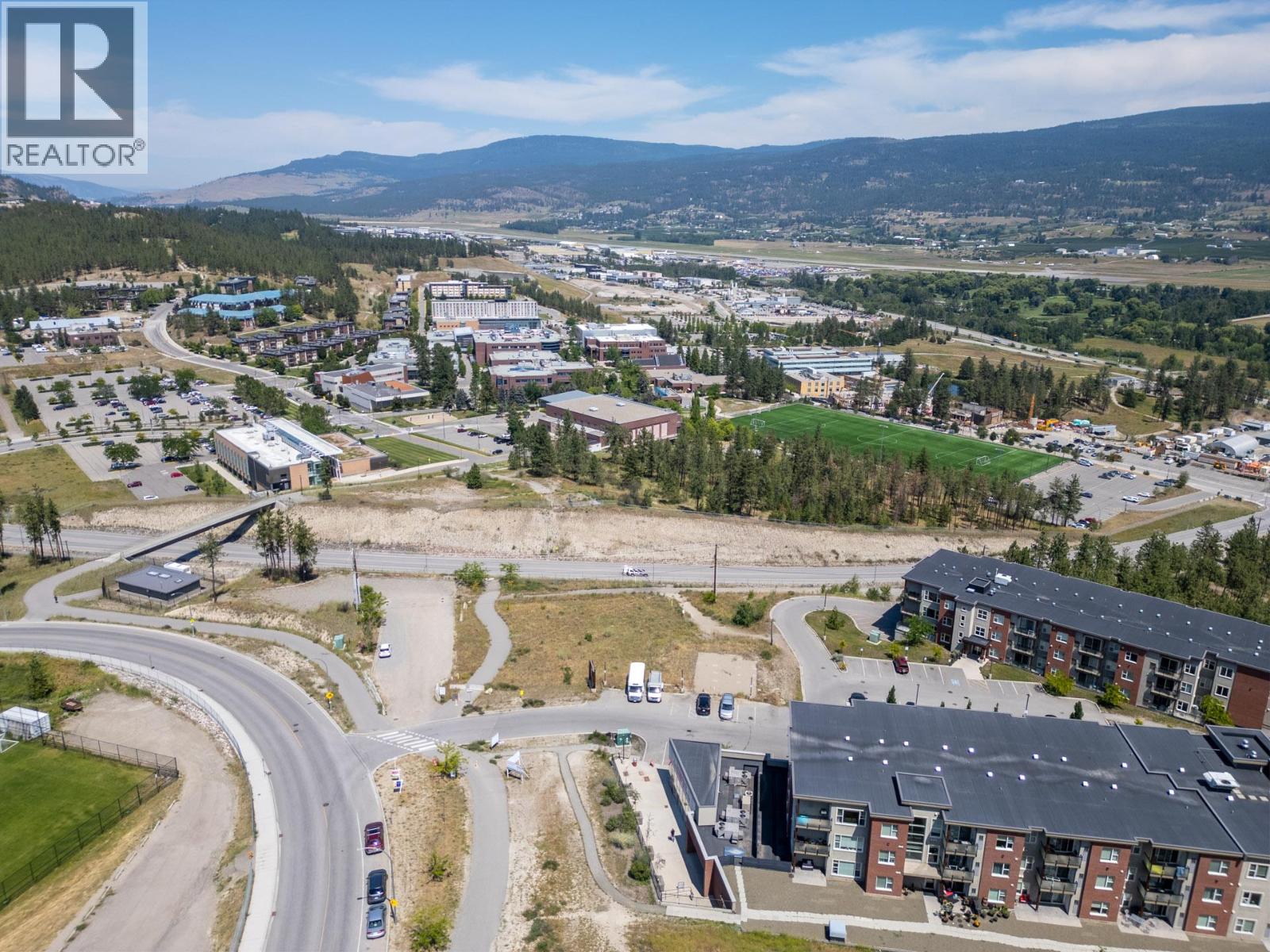  975 - 985 ACADEMY Way, Kelowna