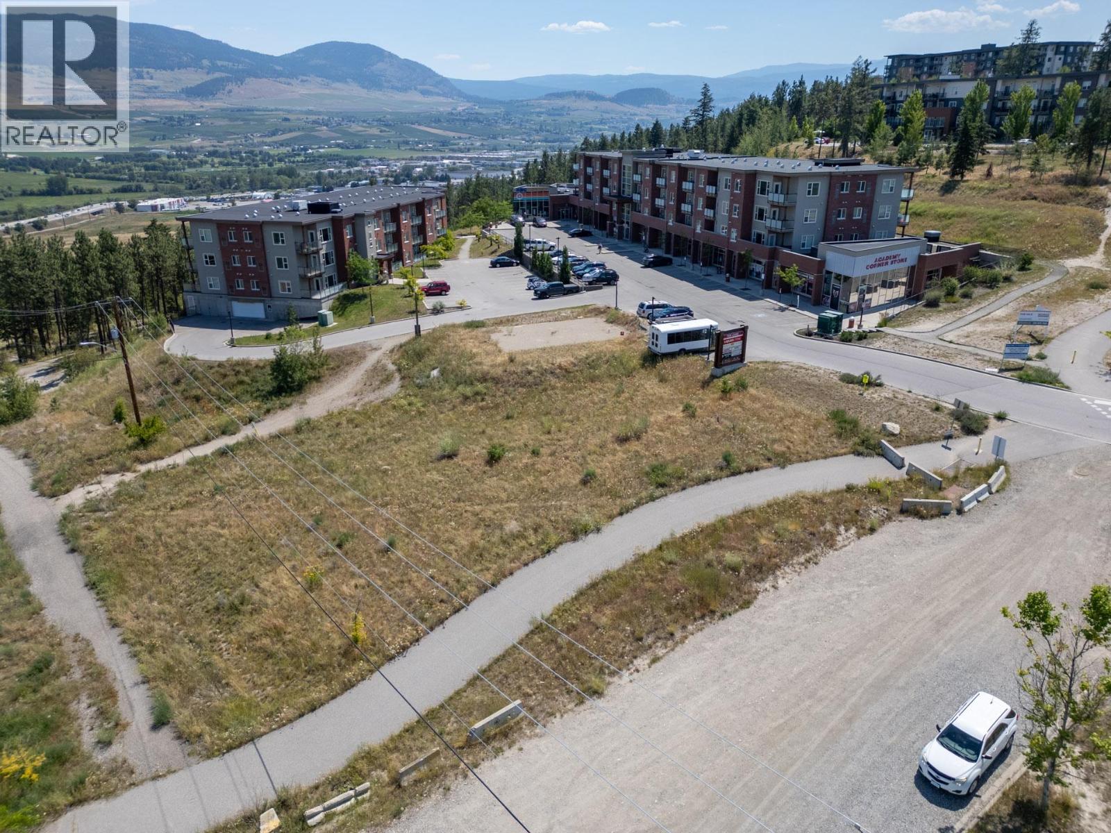  975 - 985 ACADEMY Way, Kelowna