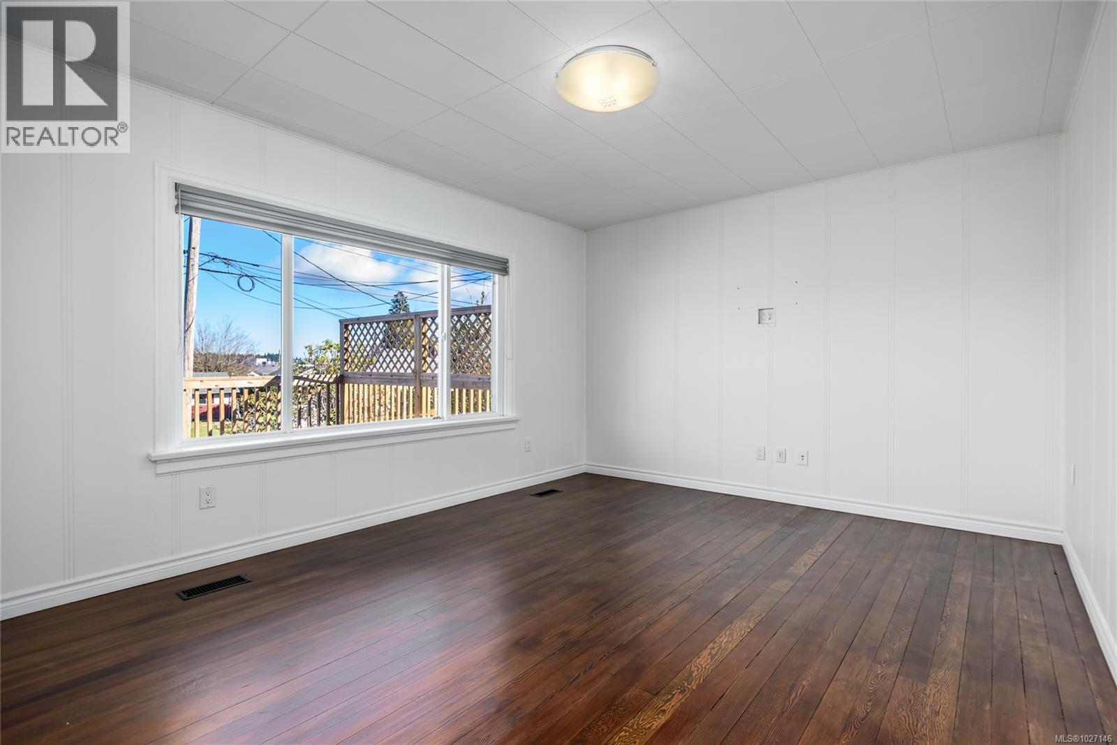 649 McPhee Ave - Photo 5 of 39, Courtenay, British Columbia