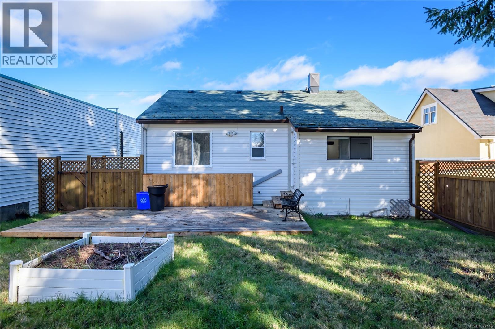 649 McPhee Ave - 35