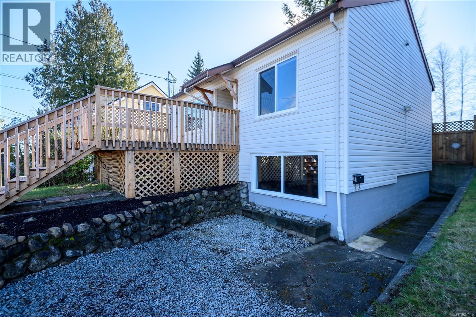 649 McPhee Ave - 32