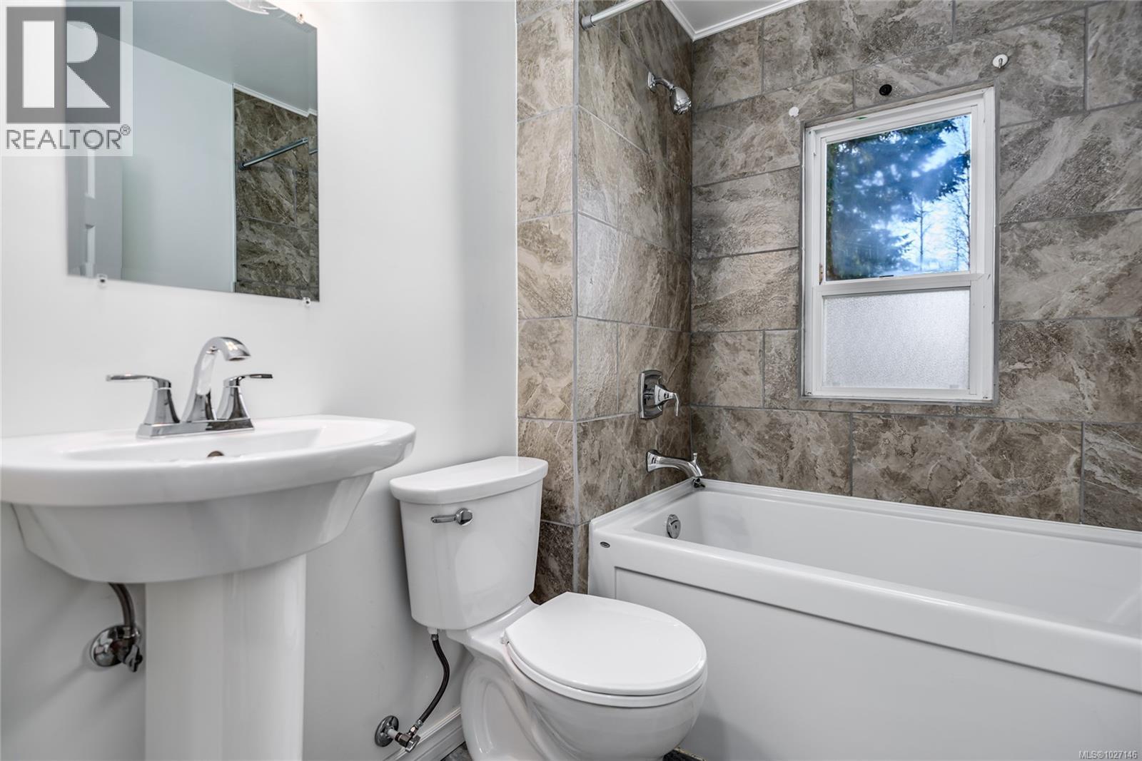 649 McPhee Ave - 21