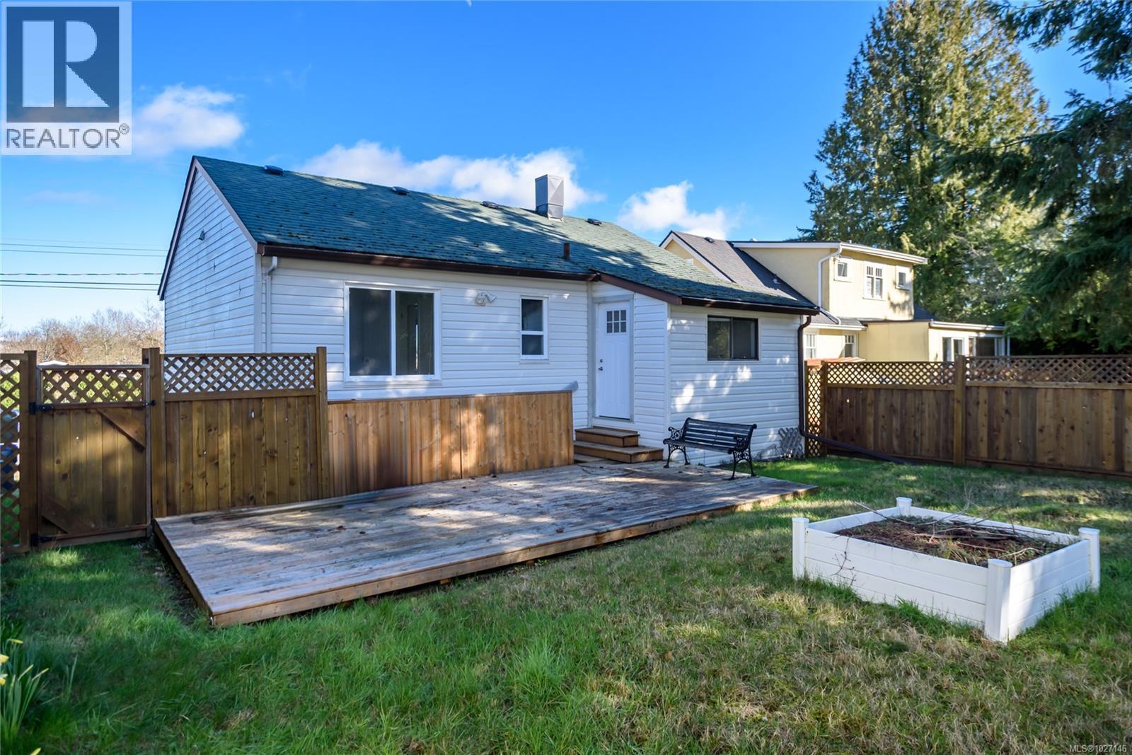 649 McPhee Ave - 36