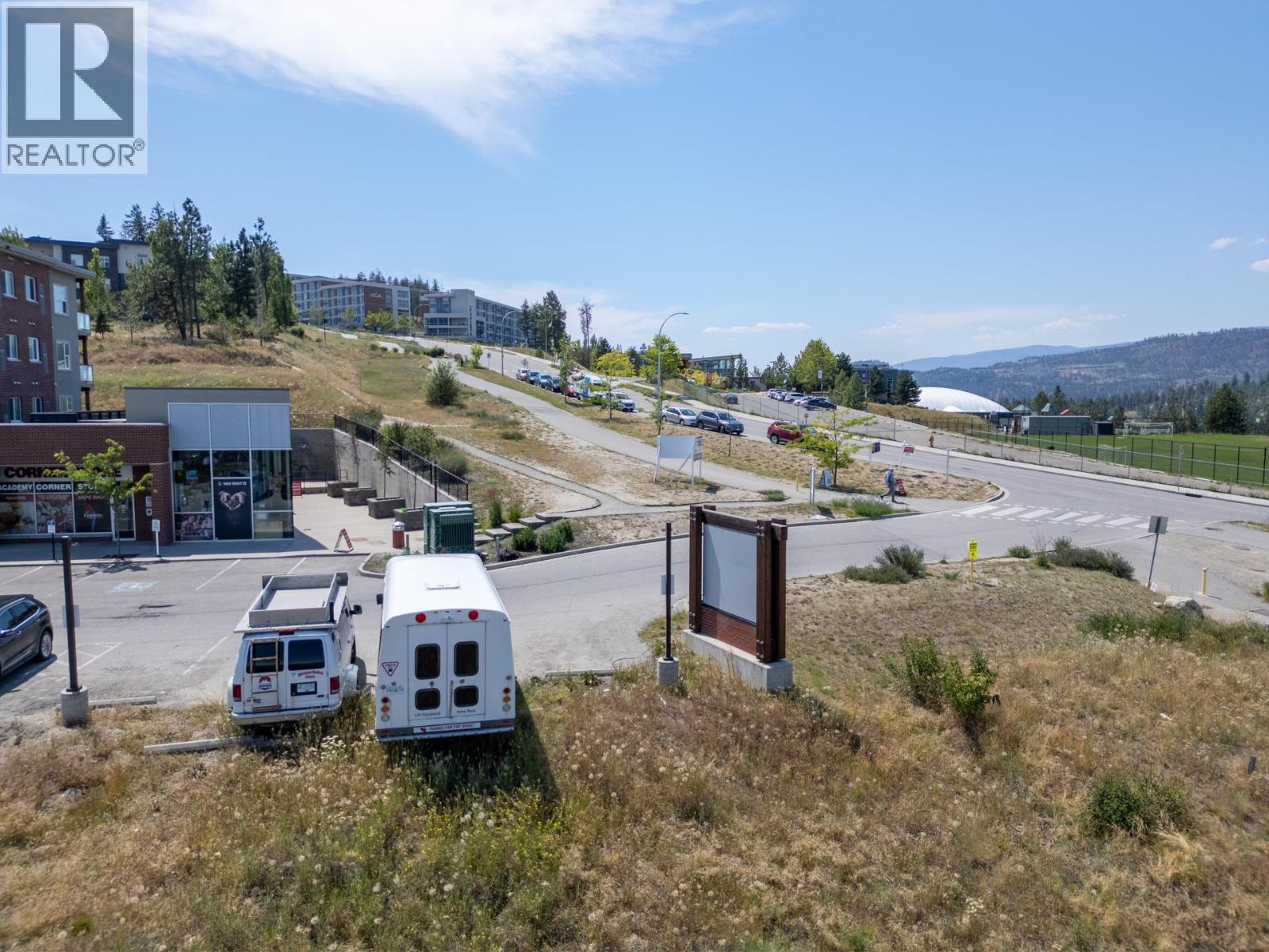  975 - 985 ACADEMY Way, Kelowna