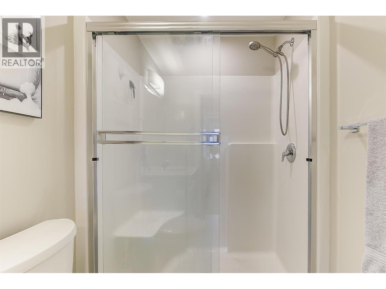 201 3090 Burtch Road, Kelowna