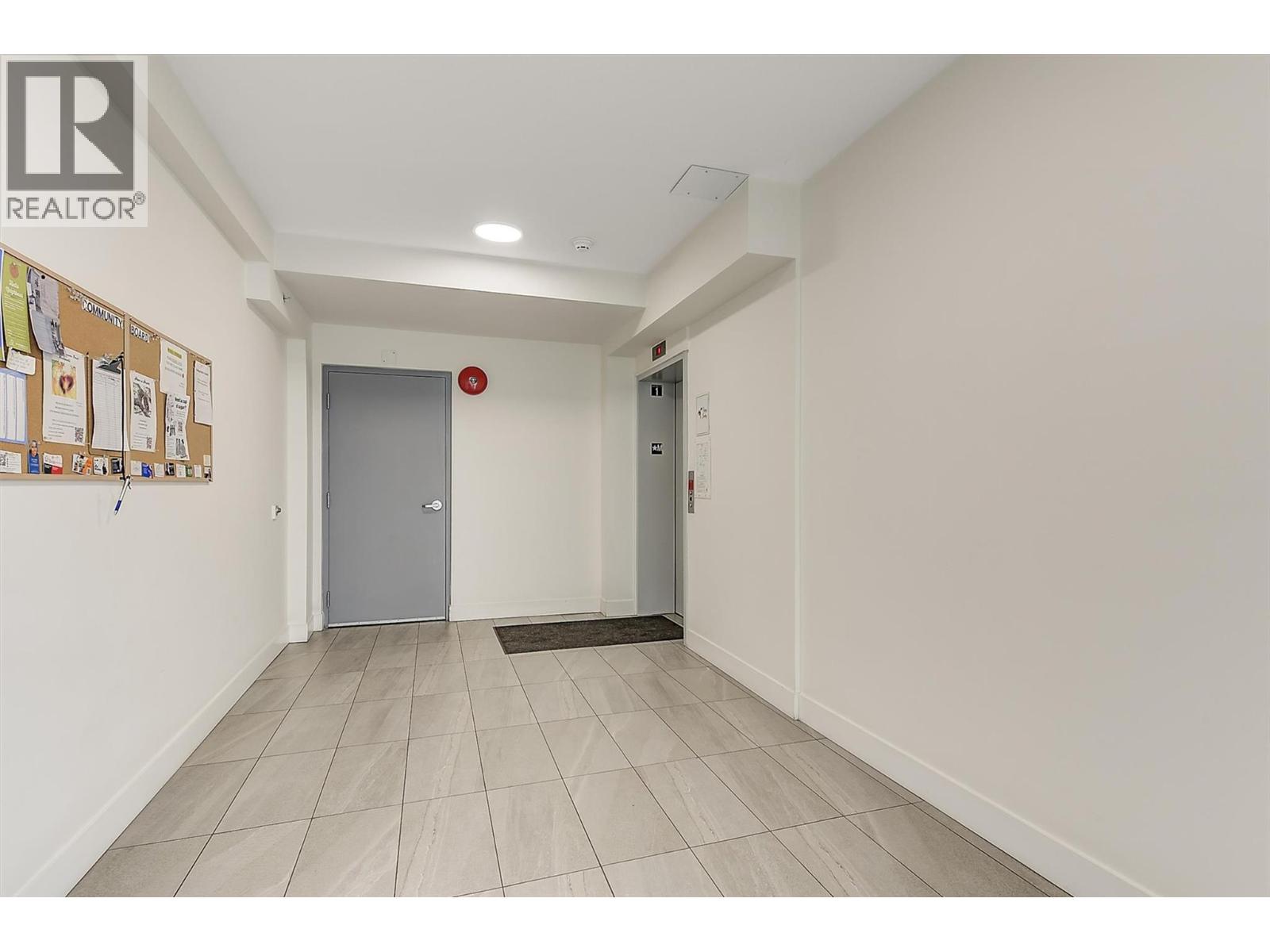 201 3090 Burtch Road, Kelowna