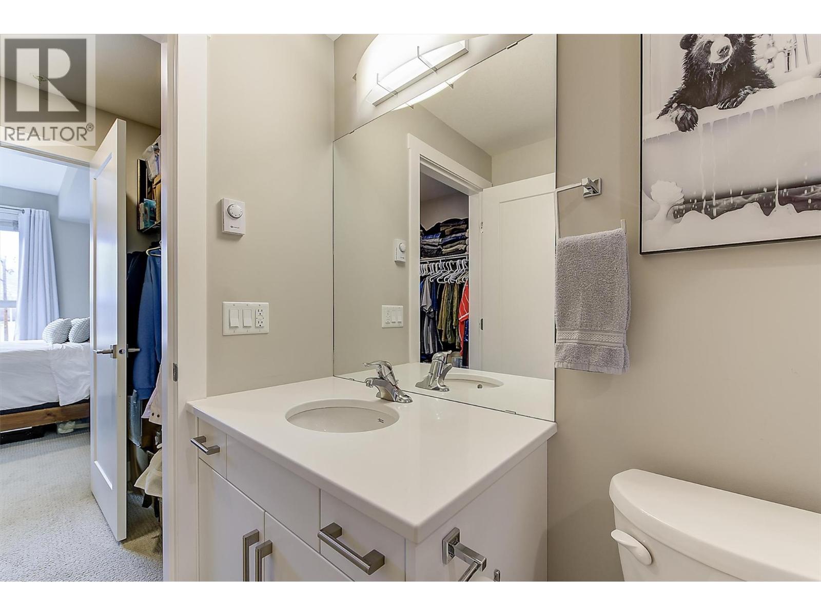 201 3090 Burtch Road, Kelowna