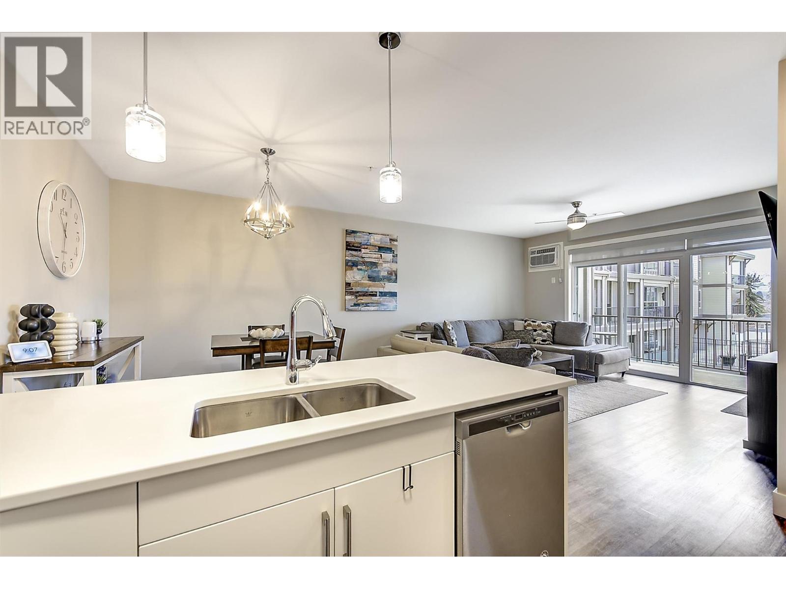 201 3090 Burtch Road, Kelowna