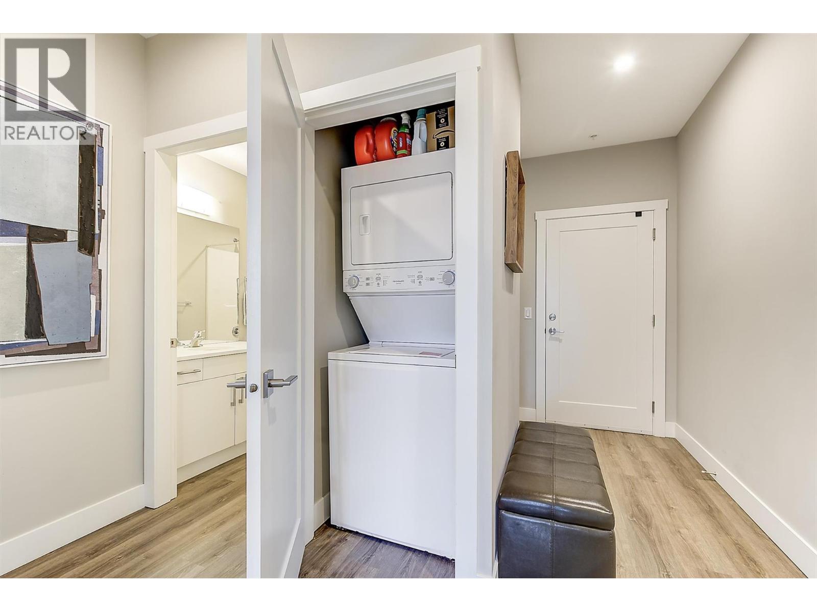 201 3090 Burtch Road, Kelowna