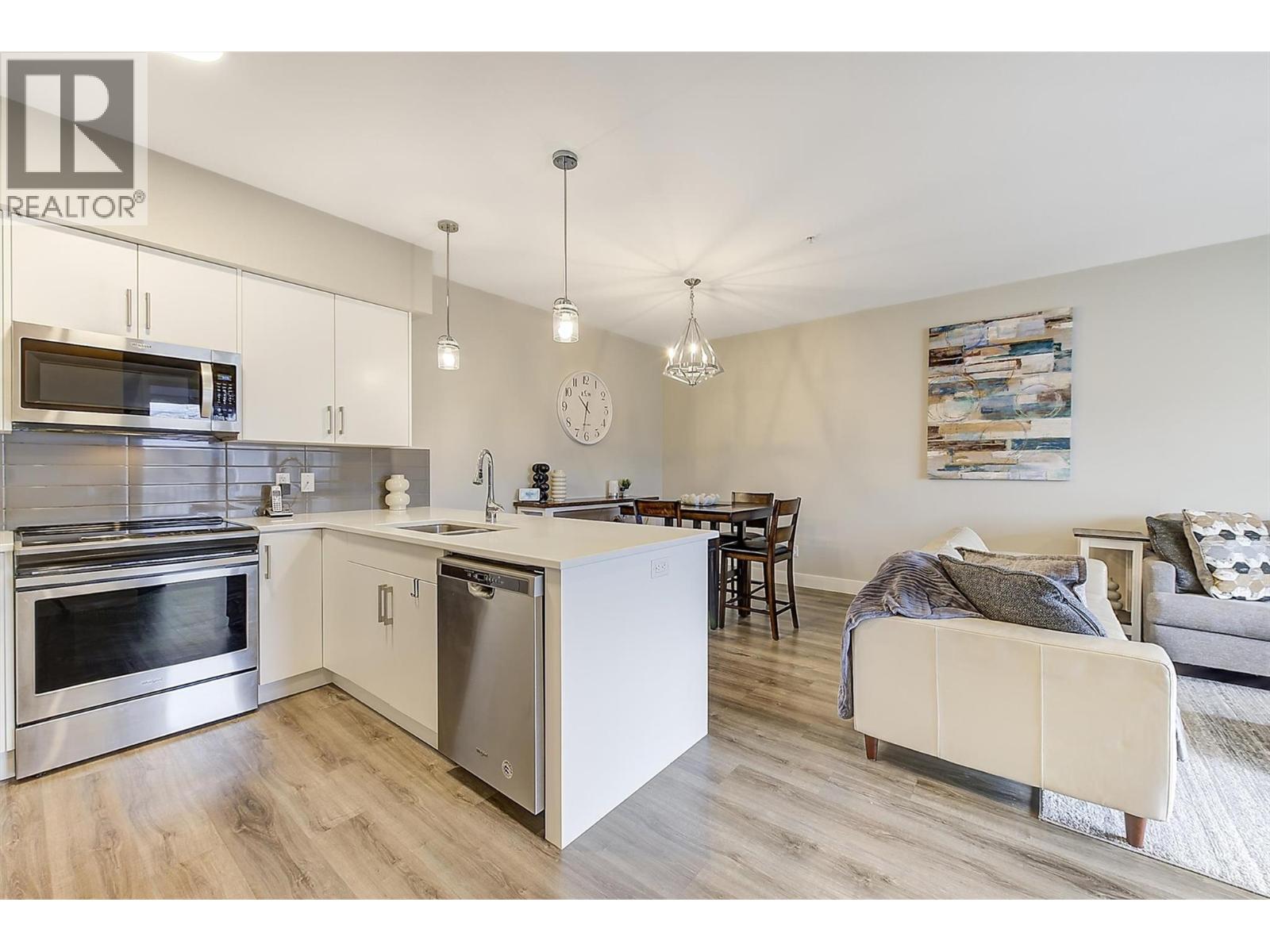 201 3090 Burtch Road, Kelowna