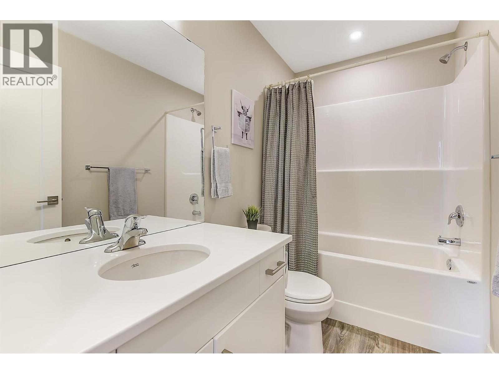 201 3090 Burtch Road, Kelowna