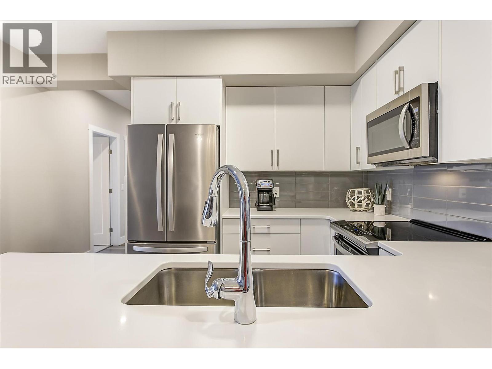 201 3090 Burtch Road, Kelowna