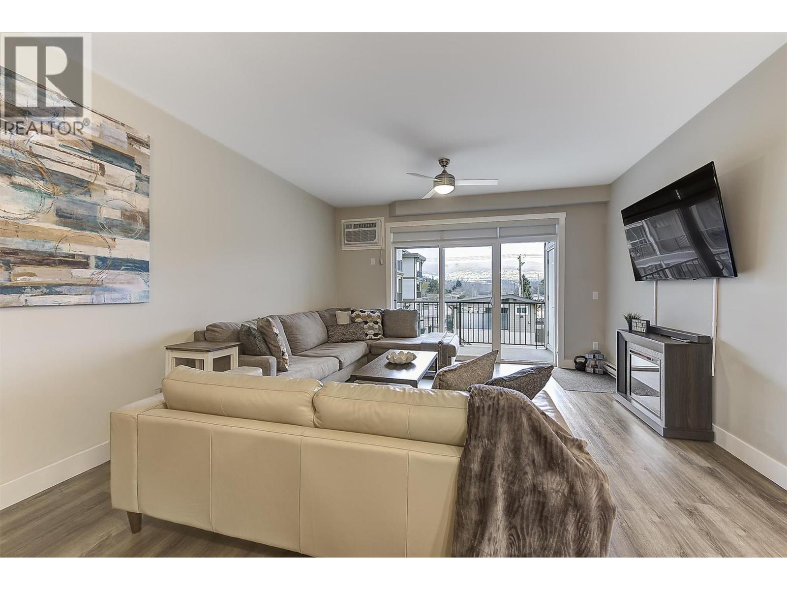 201 3090 Burtch Road, Kelowna