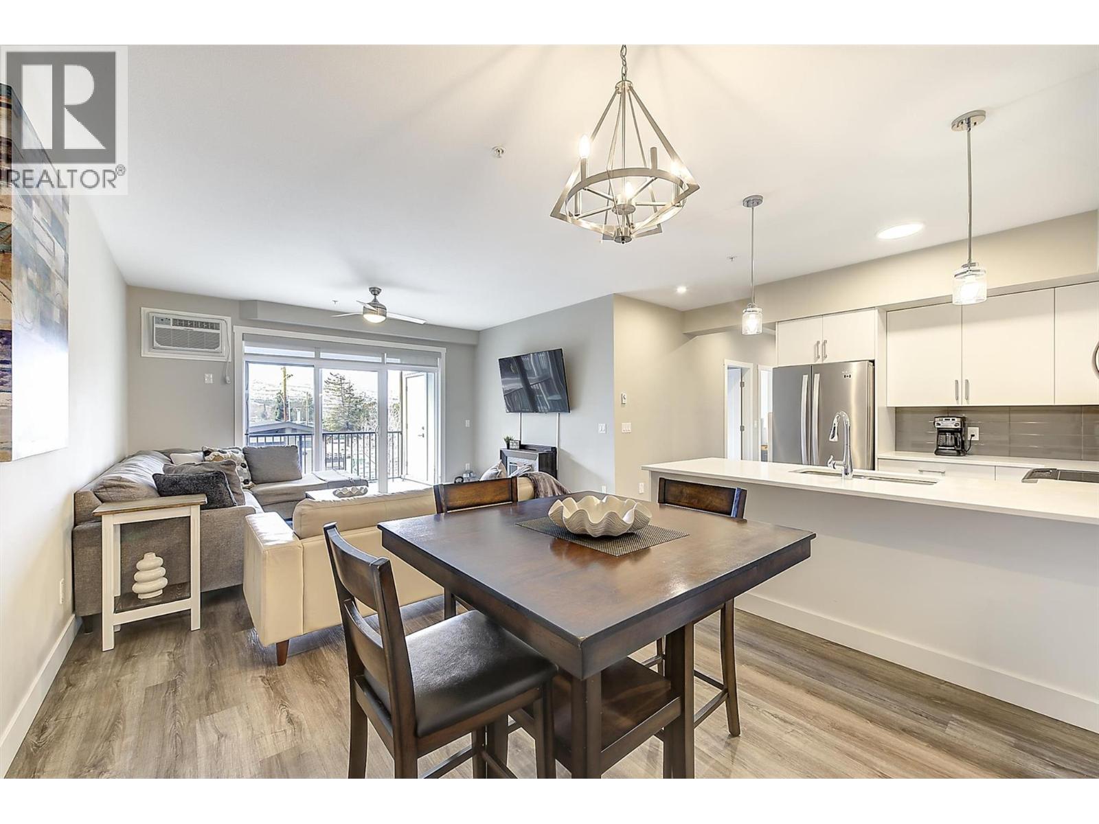 201 3090 Burtch Road, Kelowna