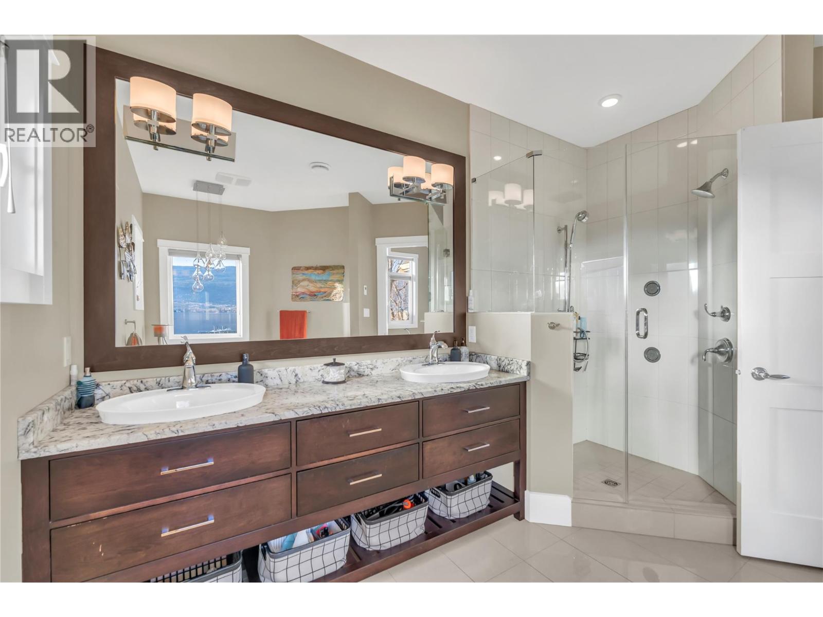 2820 Landry Crescent, Summerland