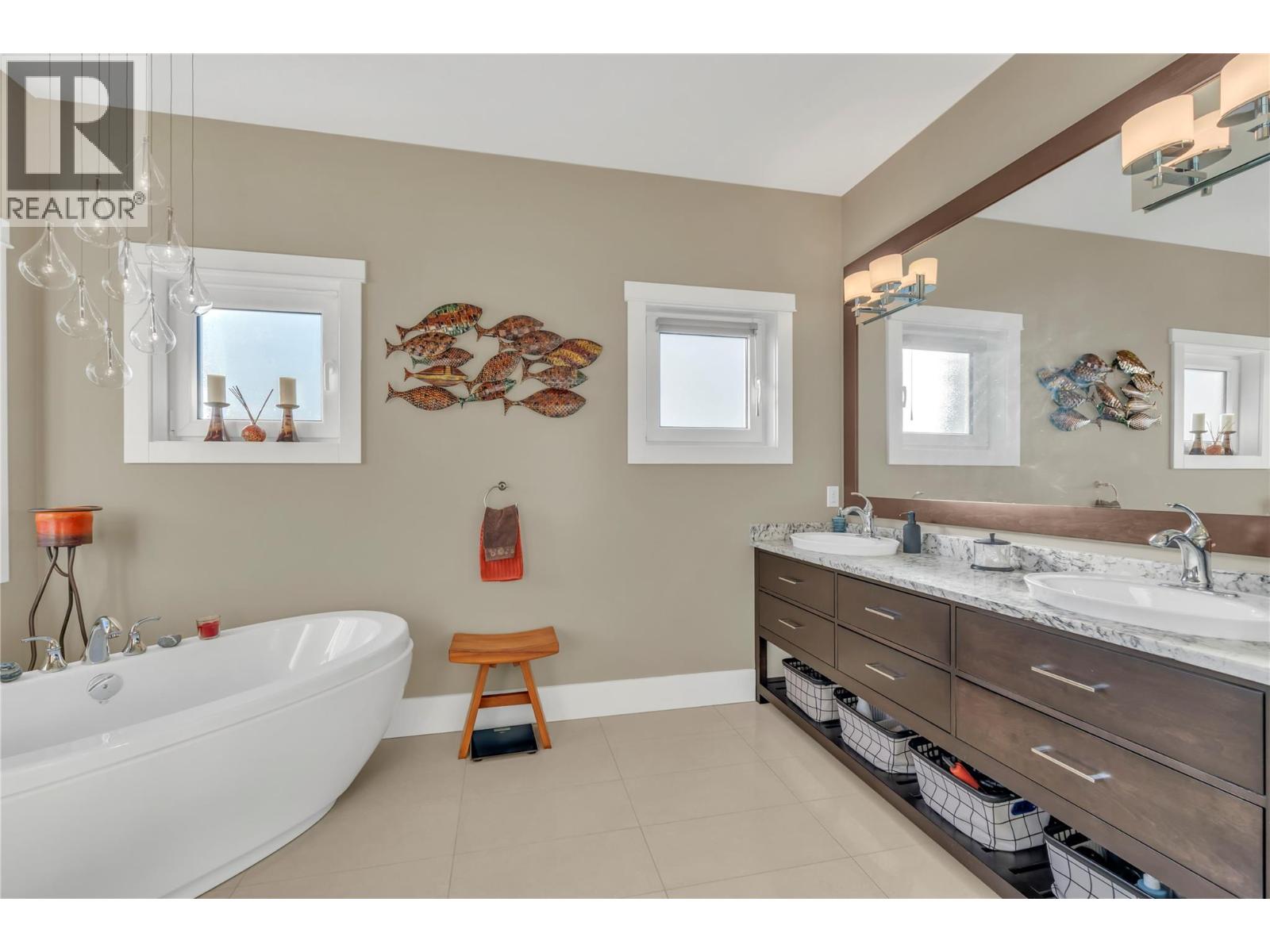 2820 Landry Crescent, Summerland