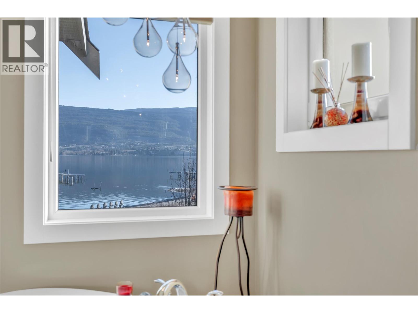 2820 Landry Crescent, Summerland