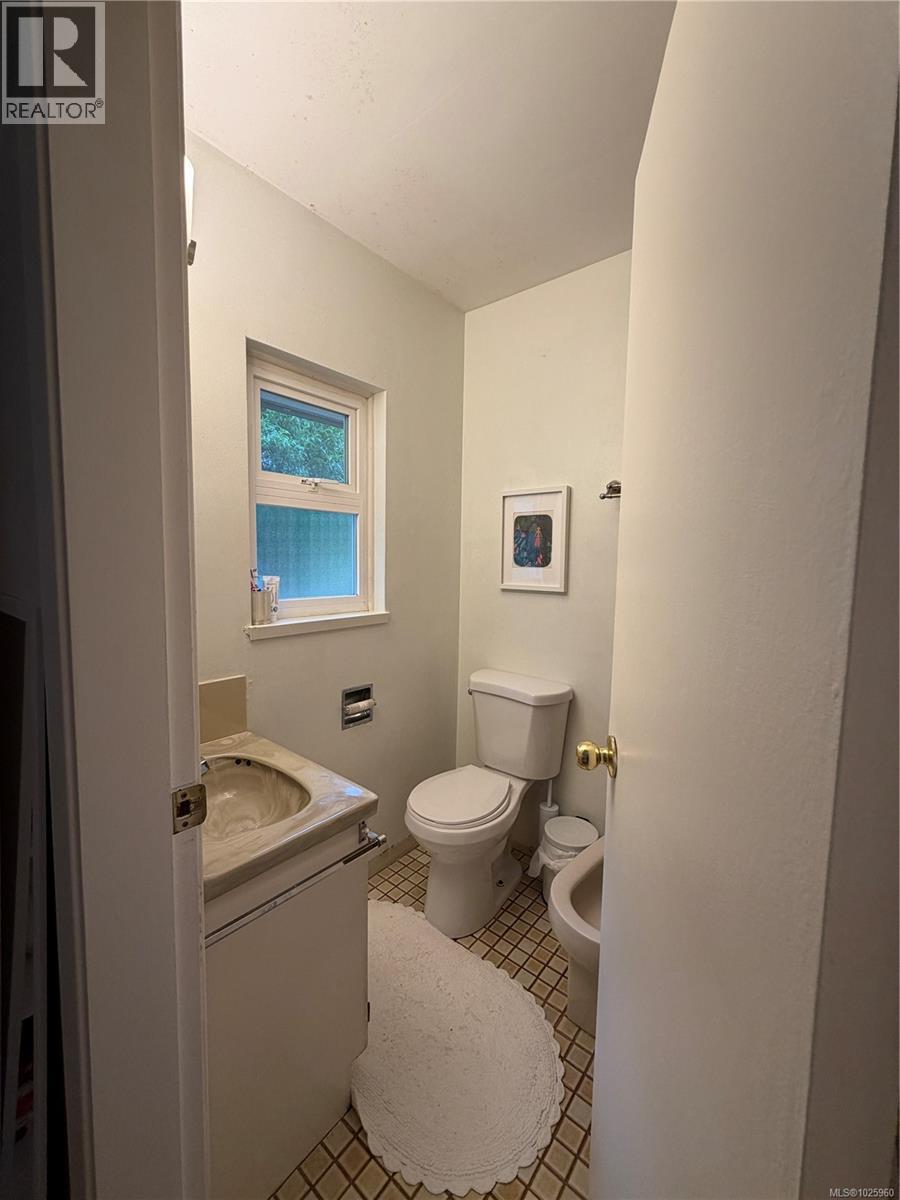  2684 Sea View Road, Saanich