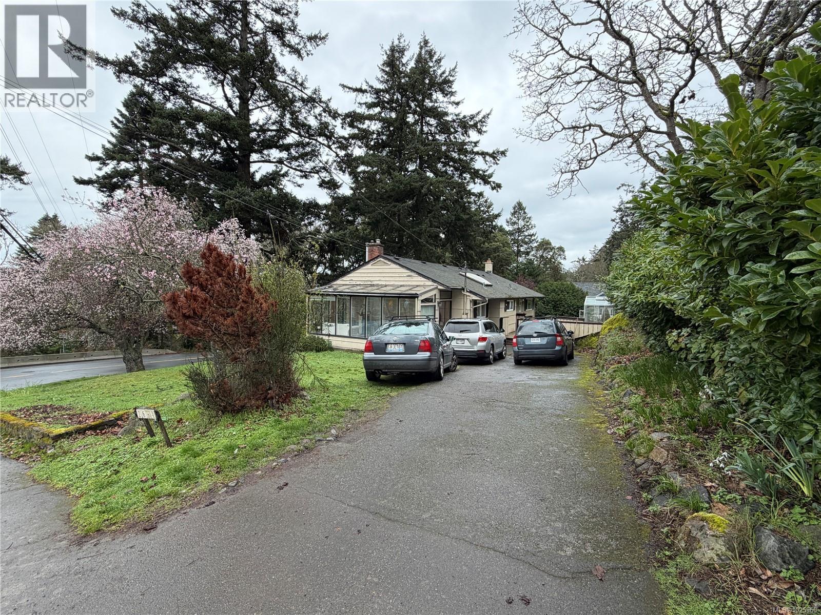  2684 Sea View Road, Saanich